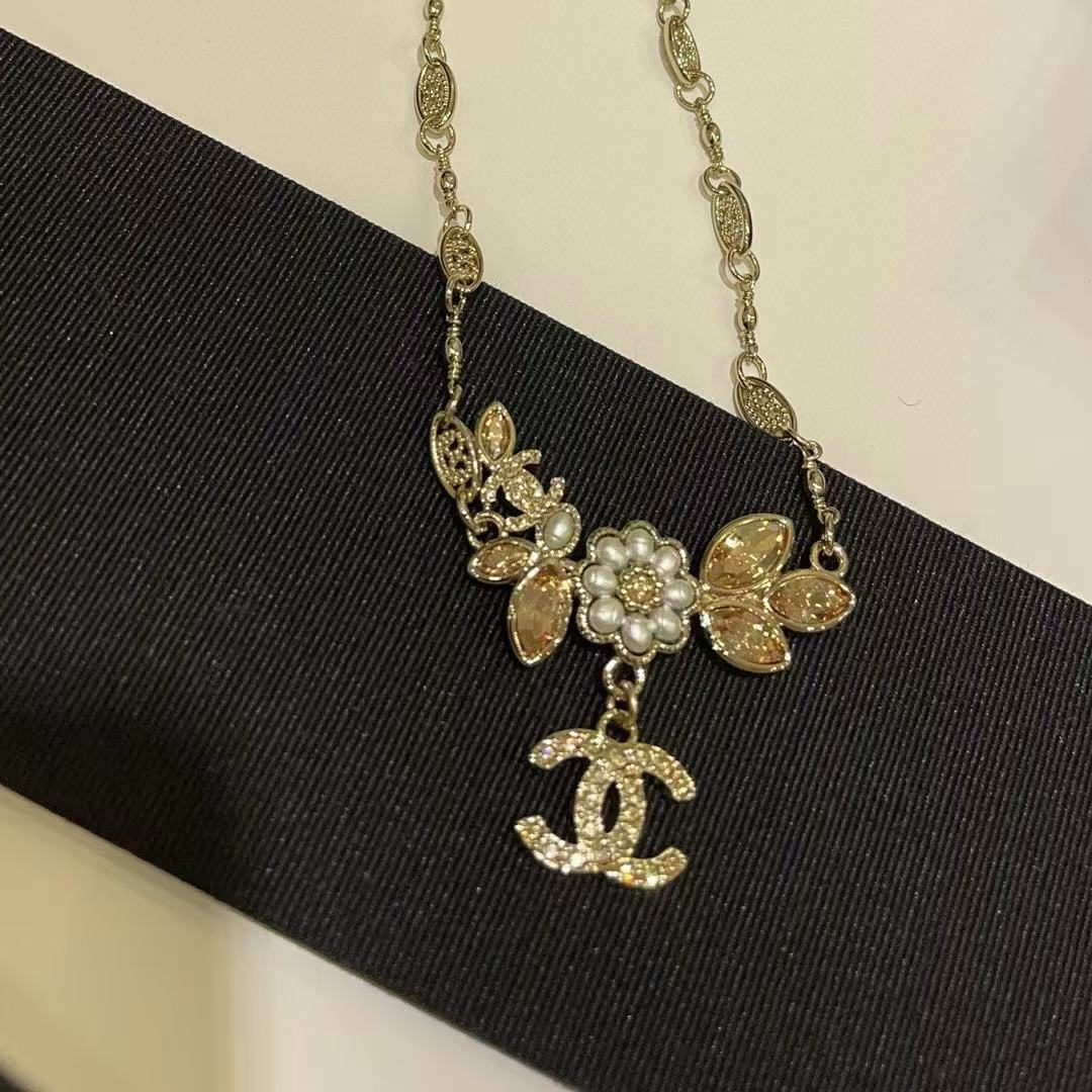 CHANE1 ダブルC フルダイヤモンド パール フラワーネックレス【50％割引+送料無料】