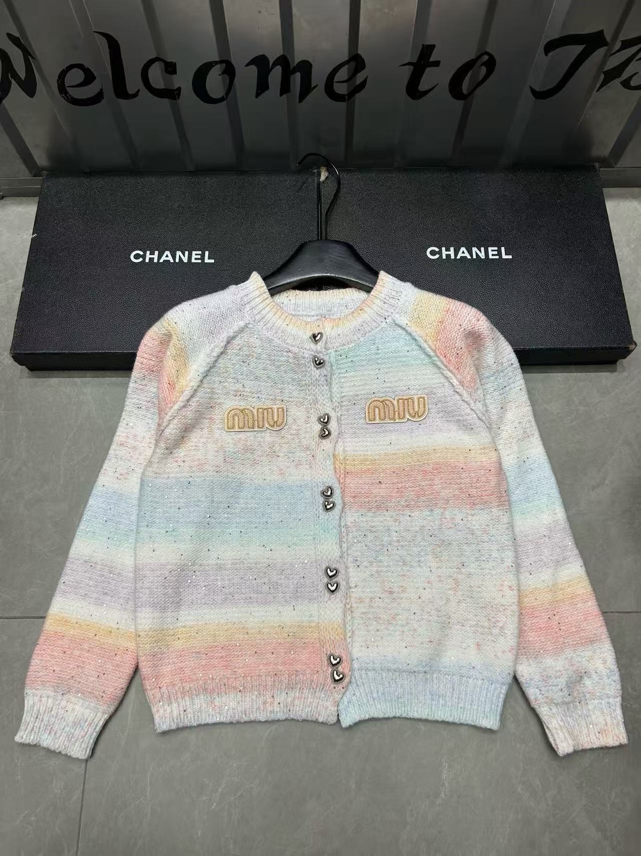 M1UM1U ハート型ボタンウールカーディガン【50％割引+送料無料】