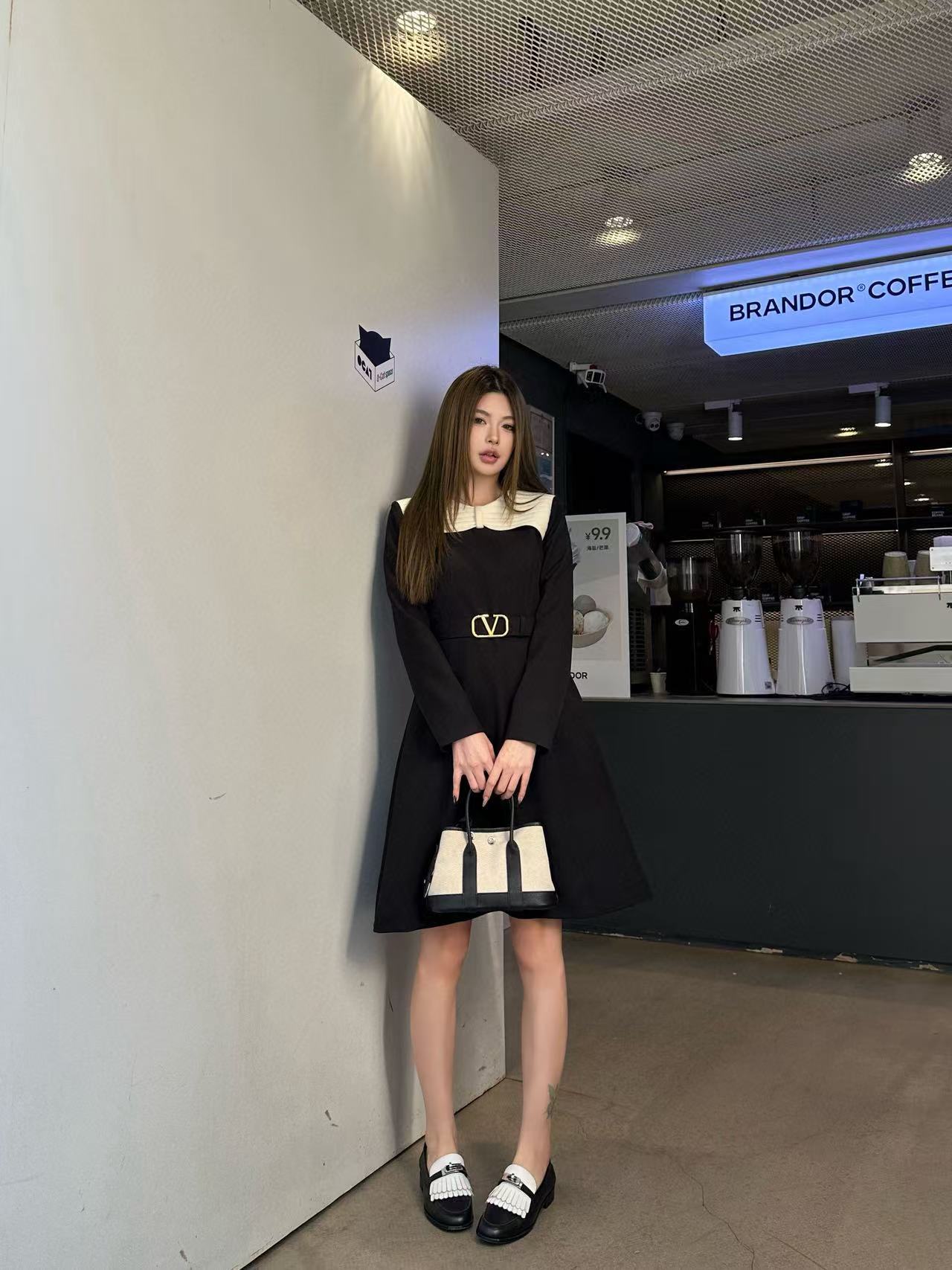 VALENT1NO 高品質ベルト付きドレス【50％割引+送料無料】