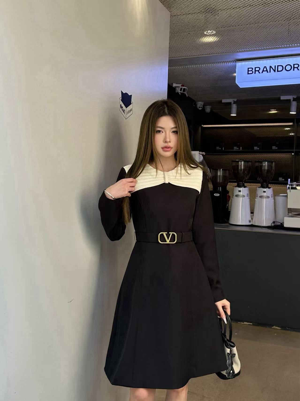 VALENT1NO 高品質ベルト付きドレス【50％割引+送料無料】