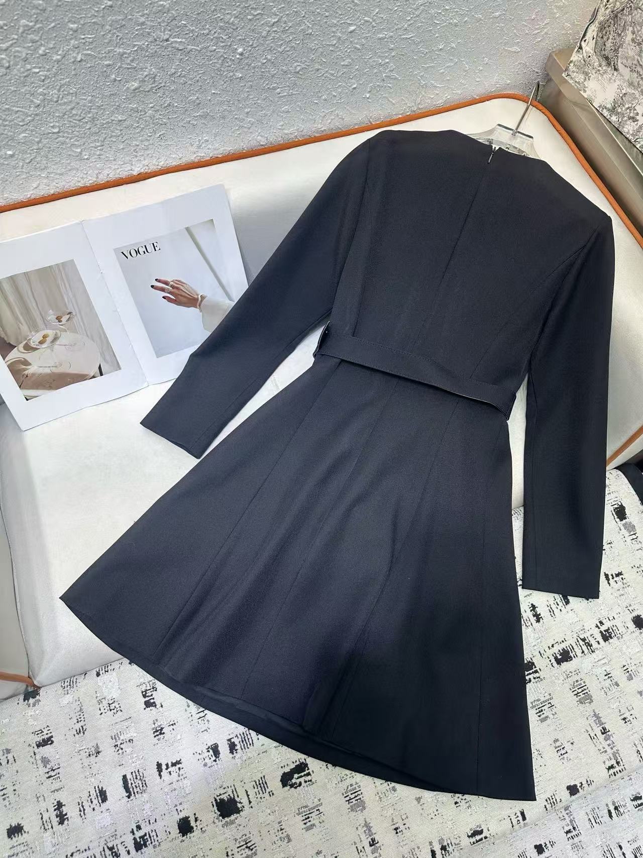 VALENT1NO 高品質ベルト付きドレス【50％割引+送料無料】