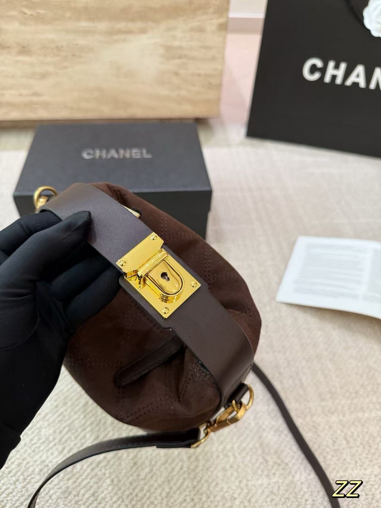 CHANE1 ダブルC ディアレザーハンドバッグ【50％割引+送料無料】