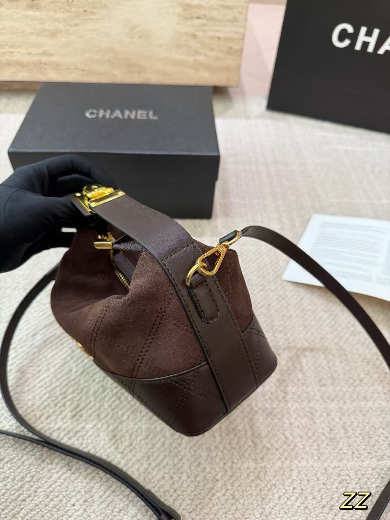 CHANE1 ダブルC ディアレザーハンドバッグ【50％割引+送料無料】