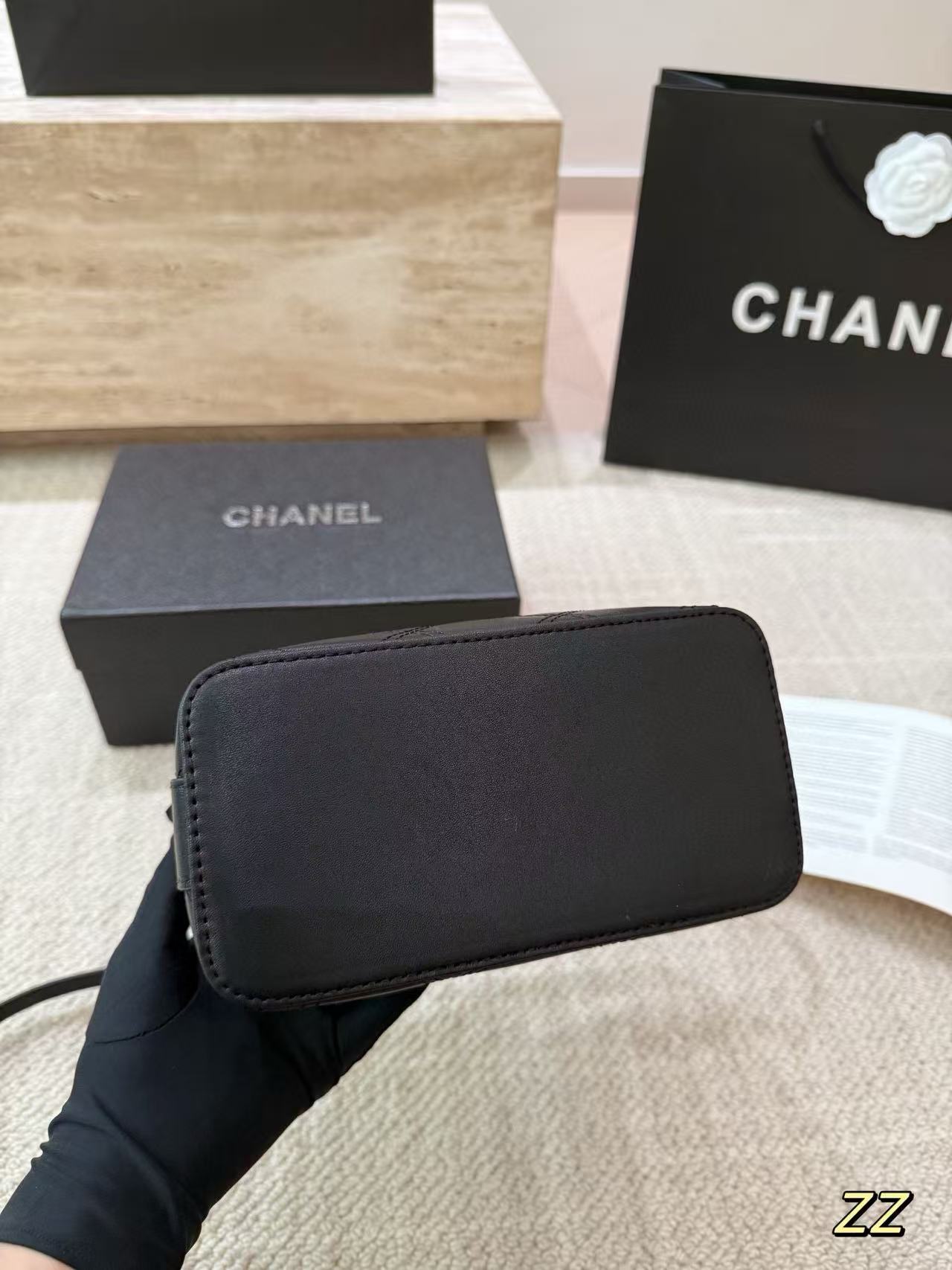 CHANE1 レザーハンドバッグ/クロスボディバッグ【50％割引+送料無料】