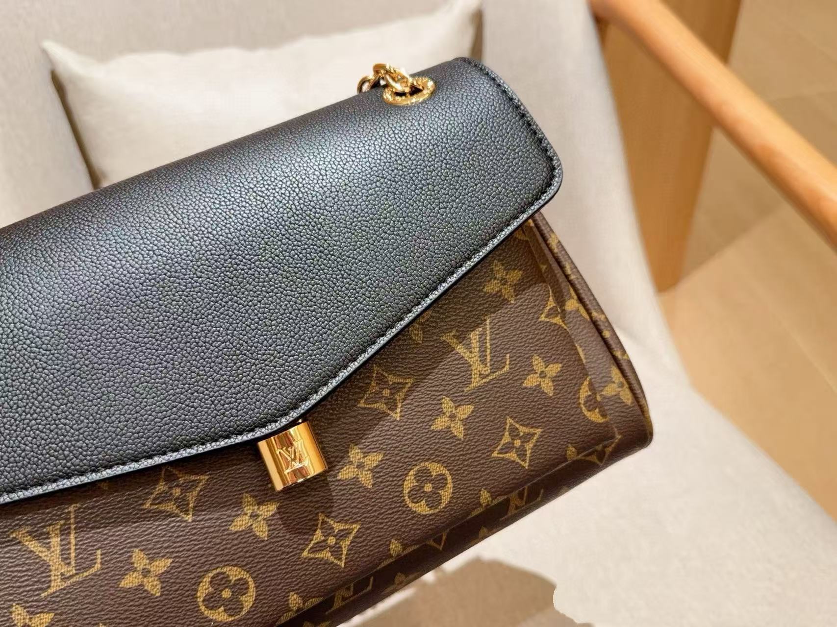 LVモノグラムチェーンバッグ【50％割引+送料無料】