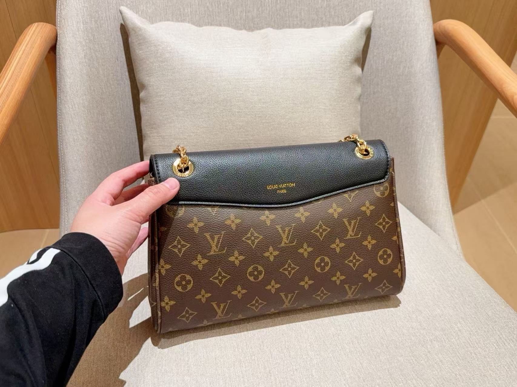 LVモノグラムチェーンバッグ【50％割引+送料無料】