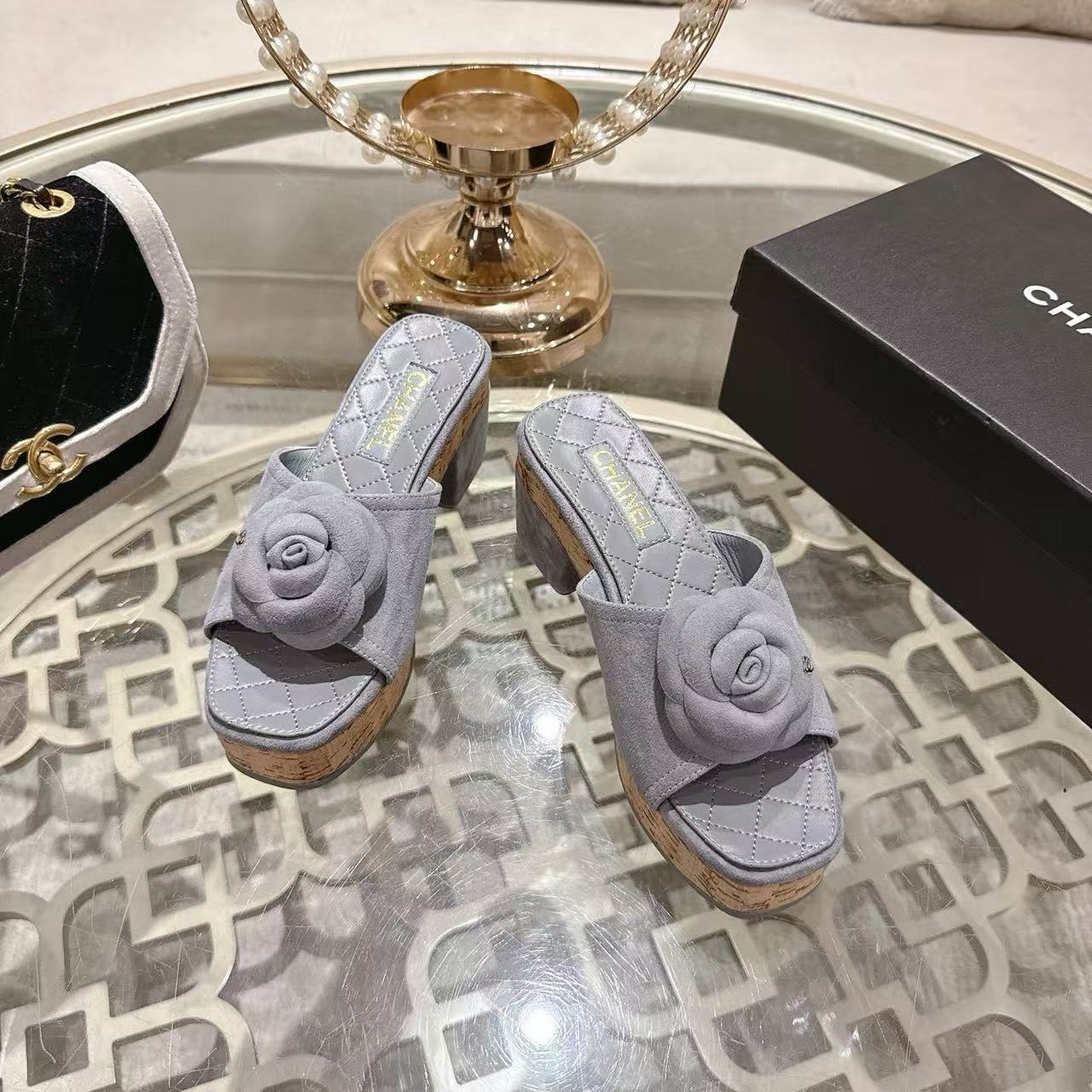 CHANE1 高品質カメリアプラットフォームシューズ【50％割引+送料無料】