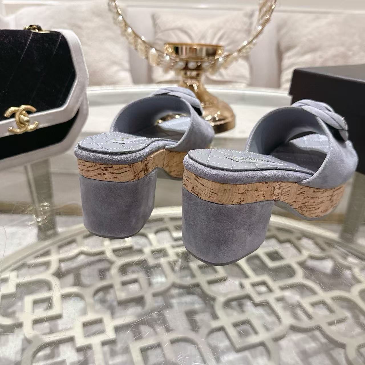 CHANE1 高品質カメリアプラットフォームシューズ【50％割引+送料無料】