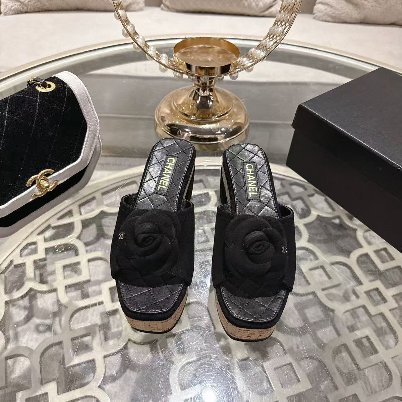 CHANE1 高品質カメリアプラットフォームシューズ【50％割引+送料無料】