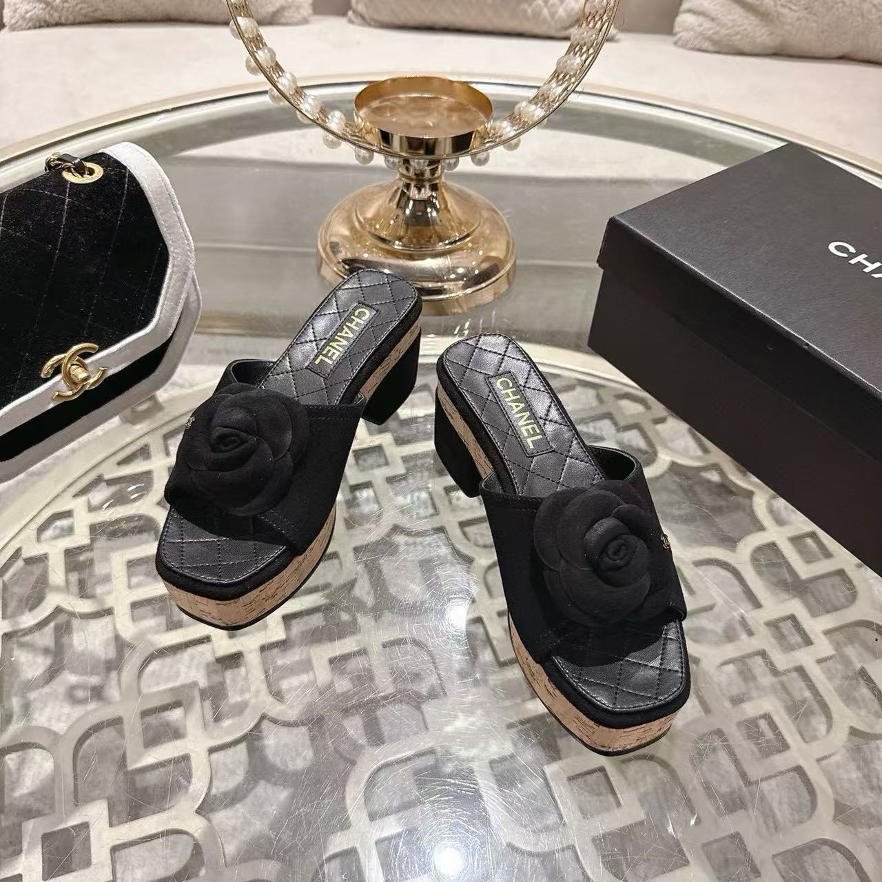 CHANE1 高品質カメリアプラットフォームシューズ【50％割引+送料無料】