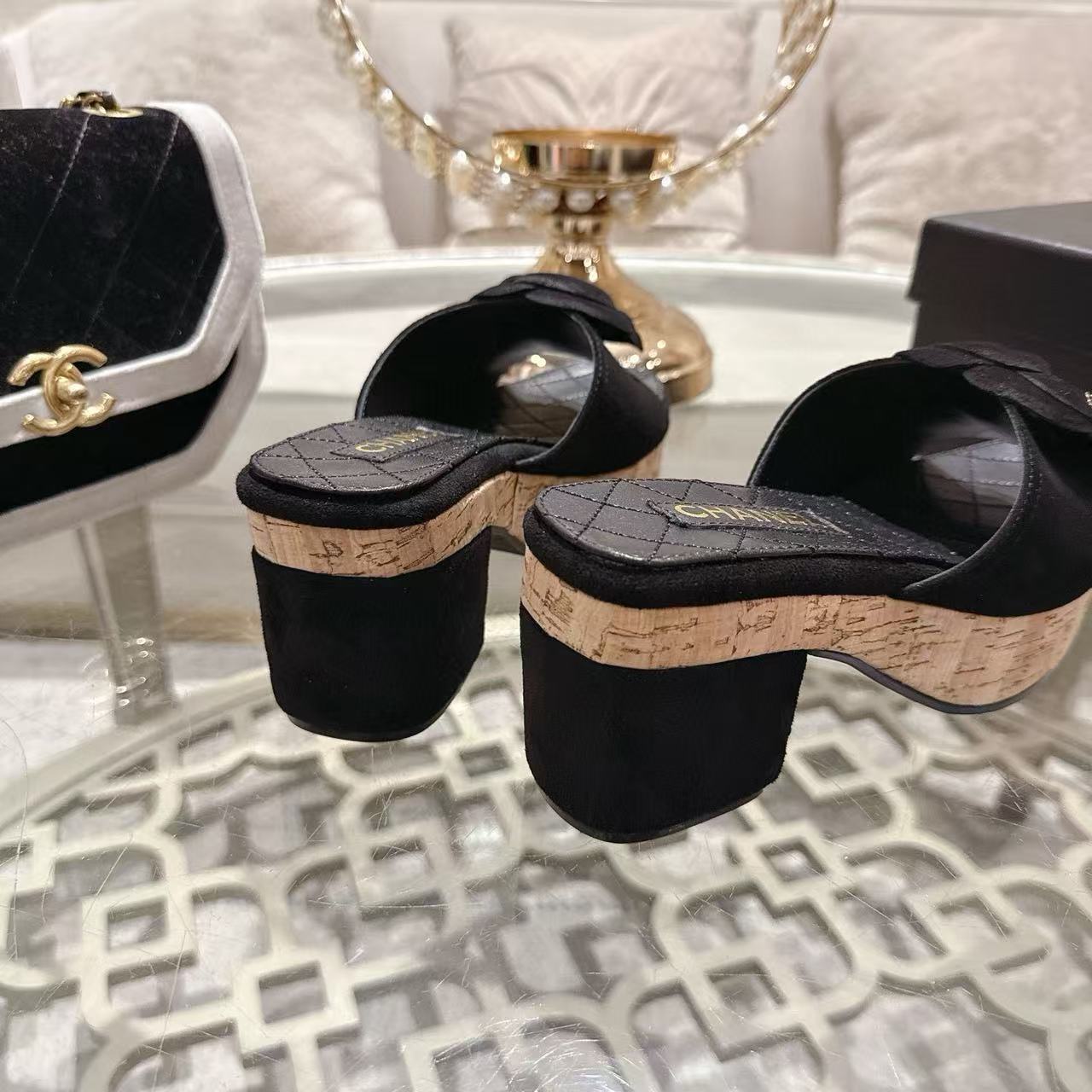 CHANE1 高品質カメリアプラットフォームシューズ【50％割引+送料無料】