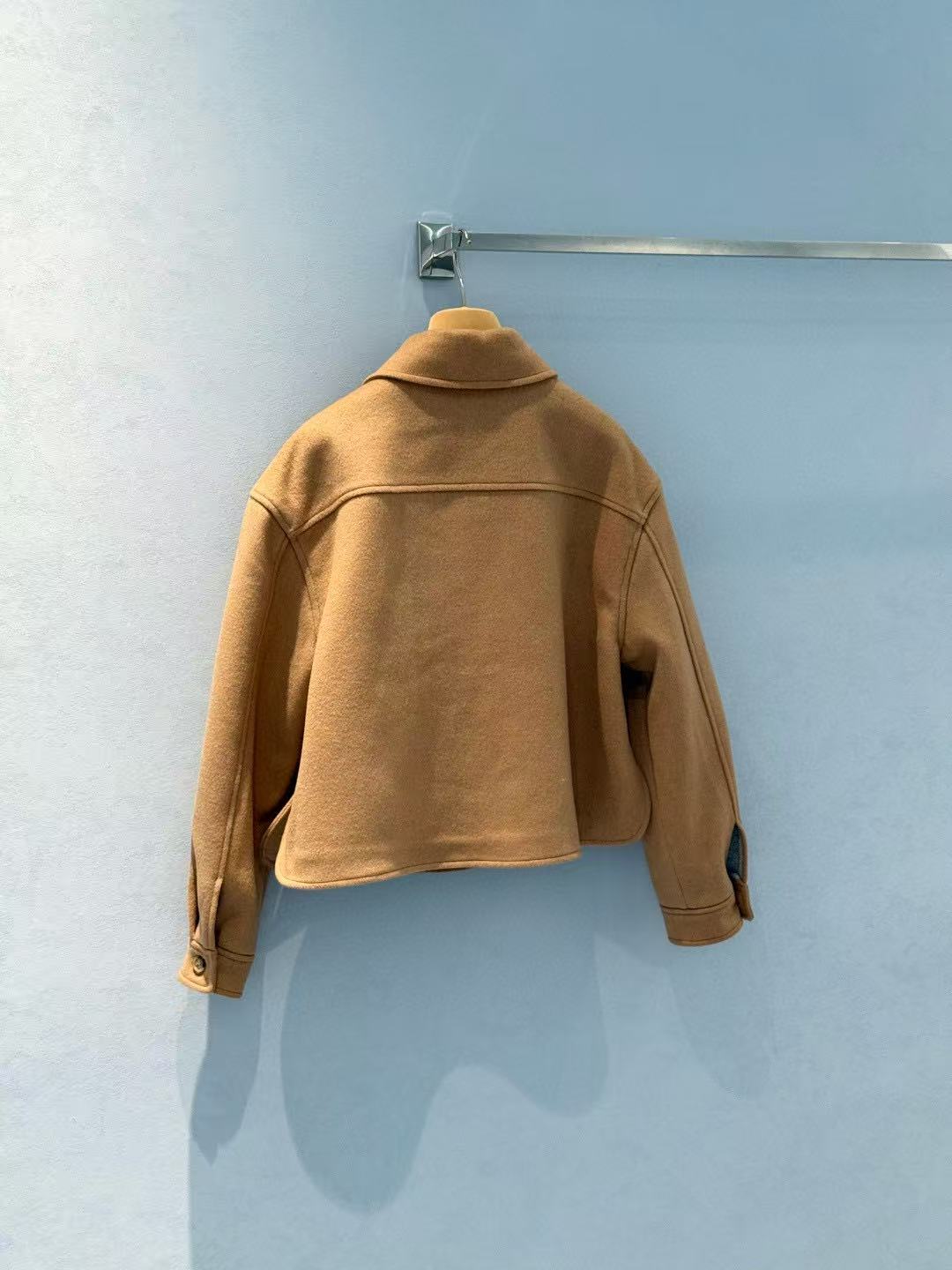 M1UM1U ツーポケット ジップアップ ショートジャケット【50％割引+送料無料】