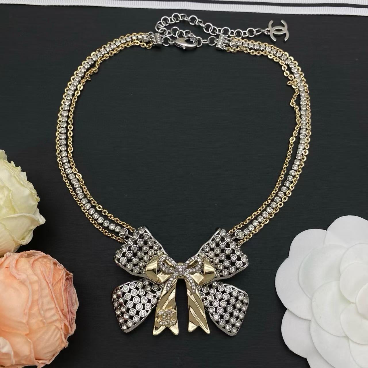 CHANE1 ボウ ダブルC 3層ネックレス【50％割引+送料無料】