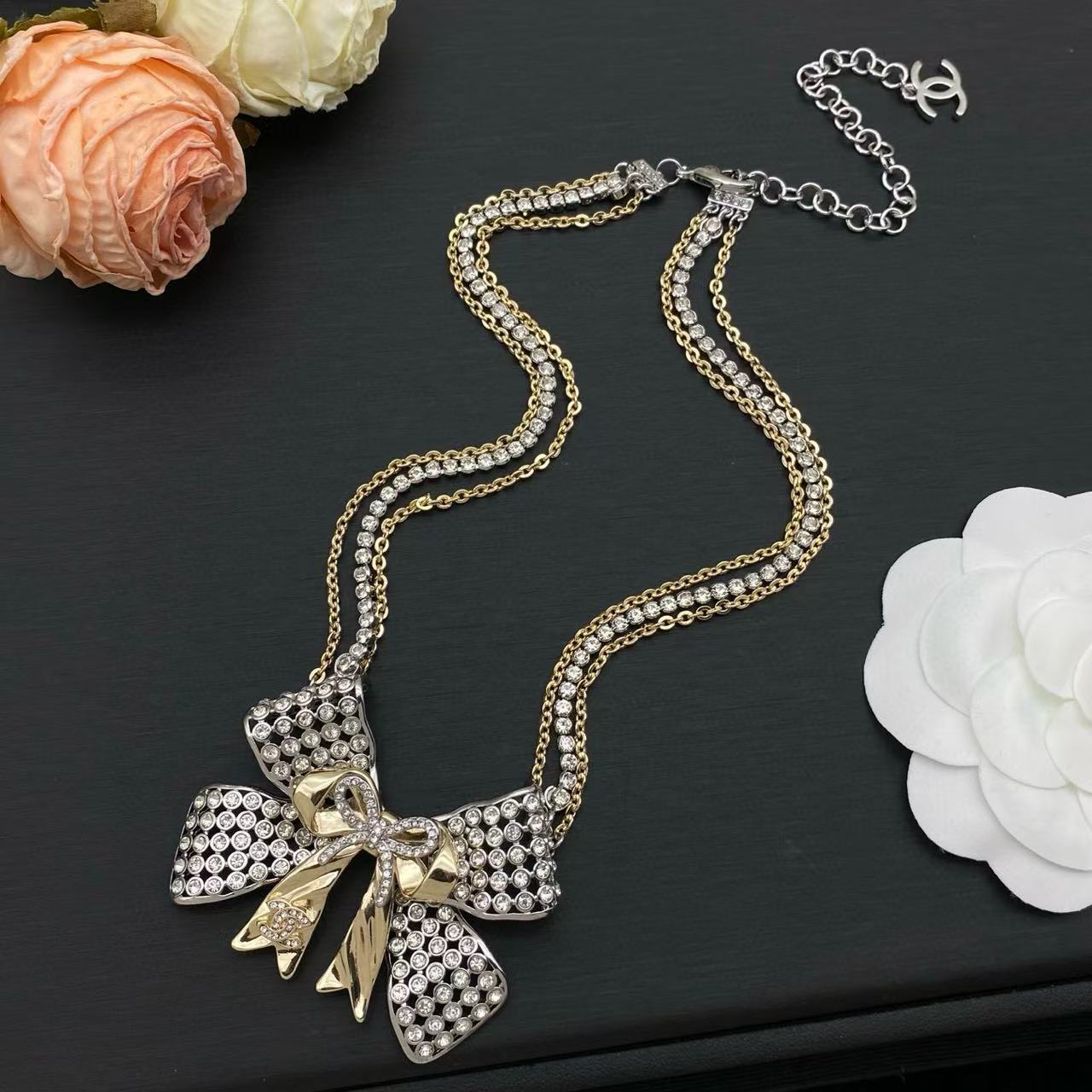 CHANE1 ボウ ダブルC 3層ネックレス【50％割引+送料無料】