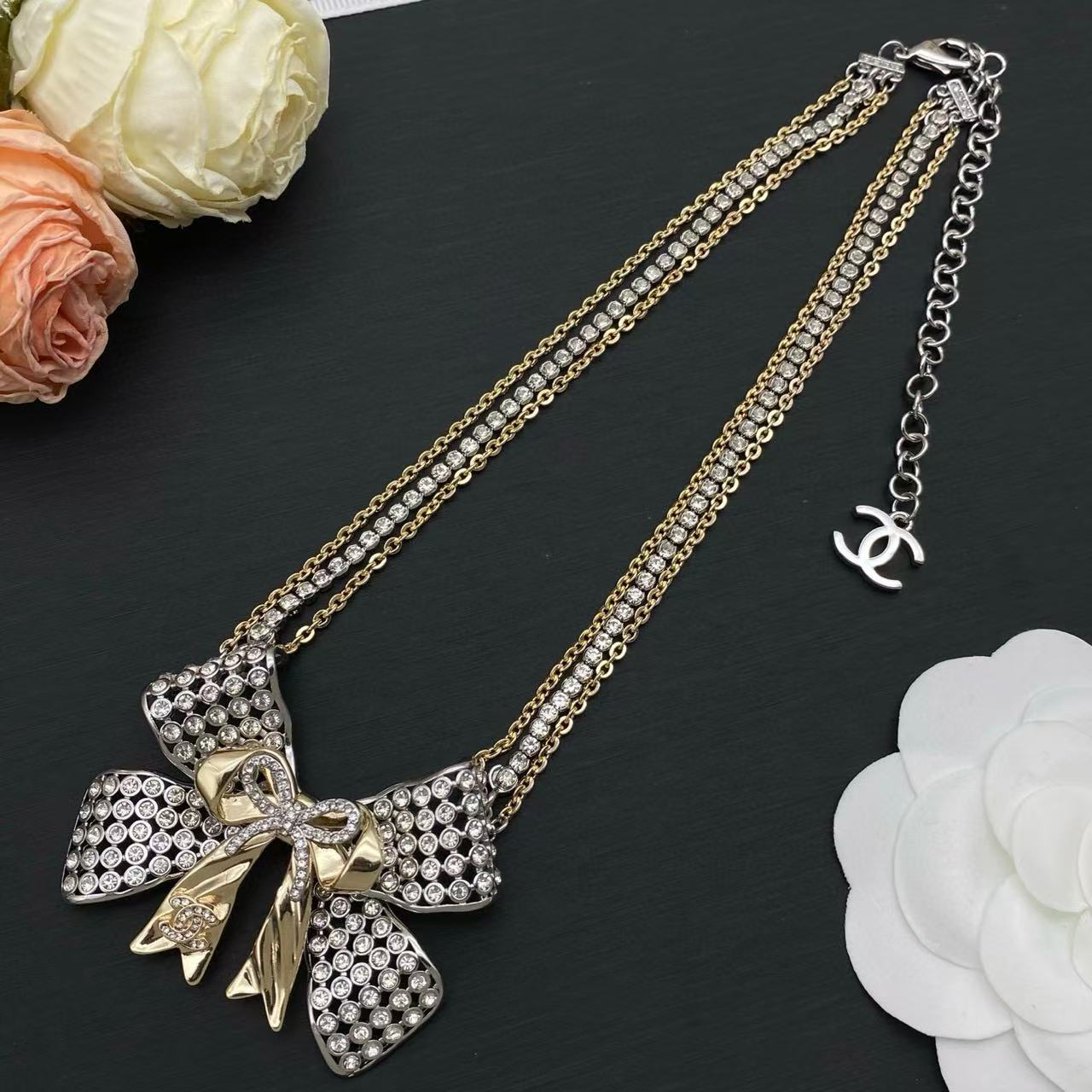 CHANE1 ボウ ダブルC 3層ネックレス【50％割引+送料無料】