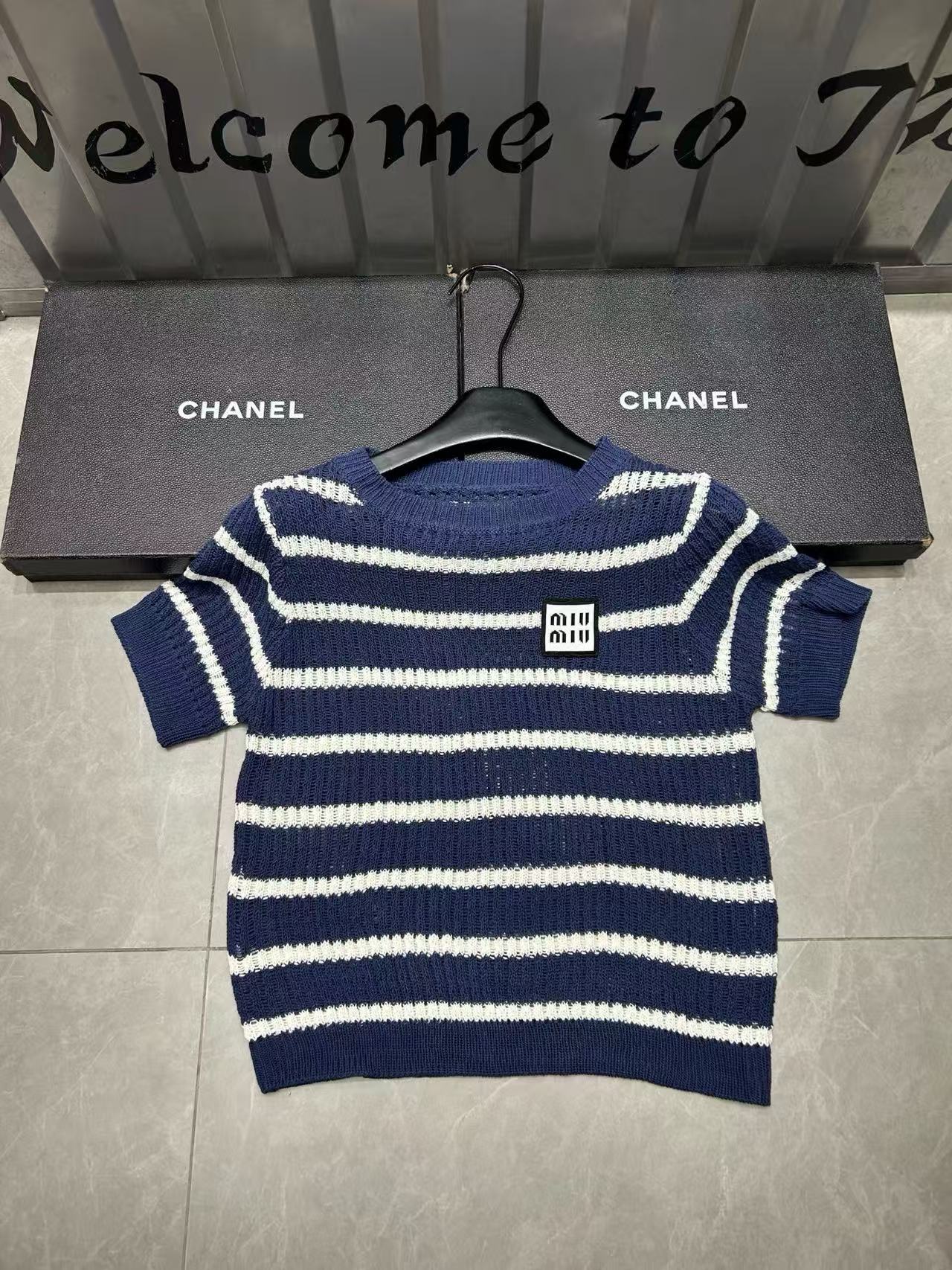 M1UM1U レターストライプ ホローアウト セーター【50％割引+送料無料】