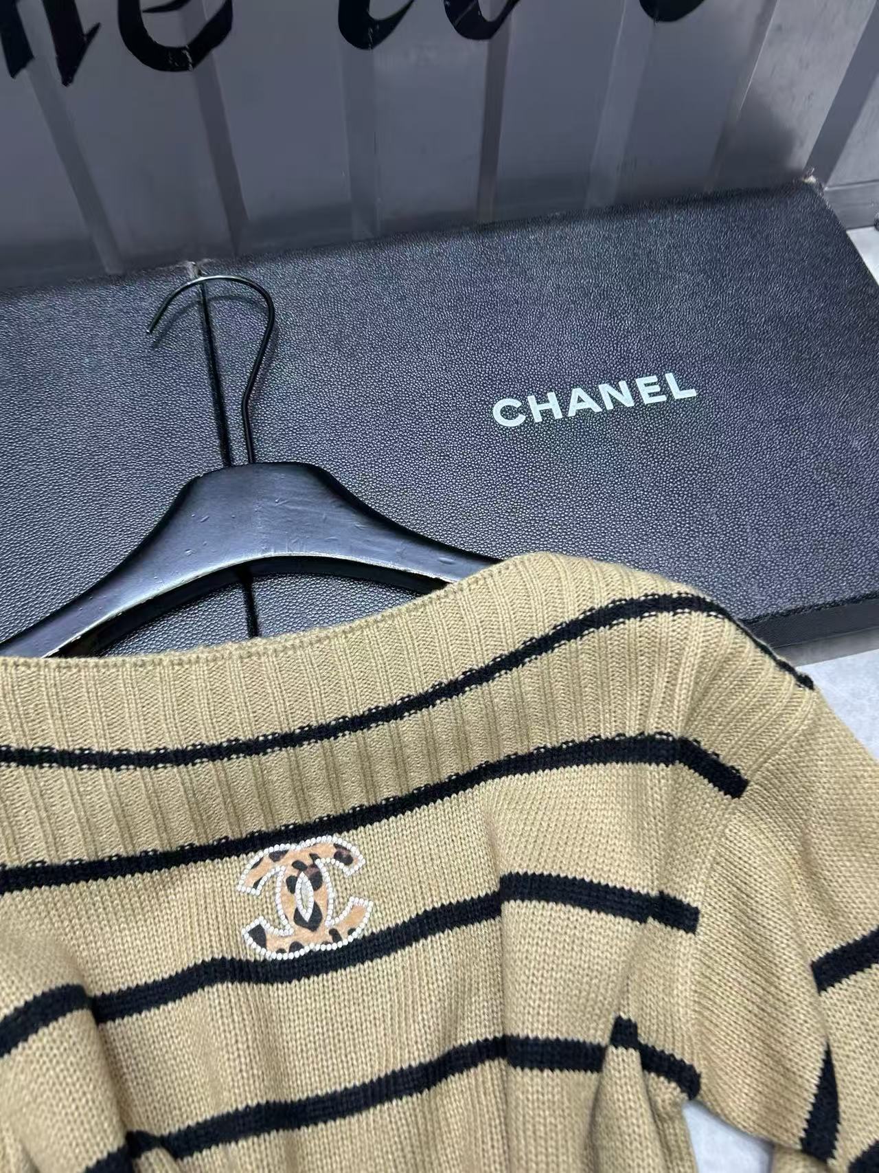 CHANE1 ダブルC ストライプセーター【50％割引+送料無料】