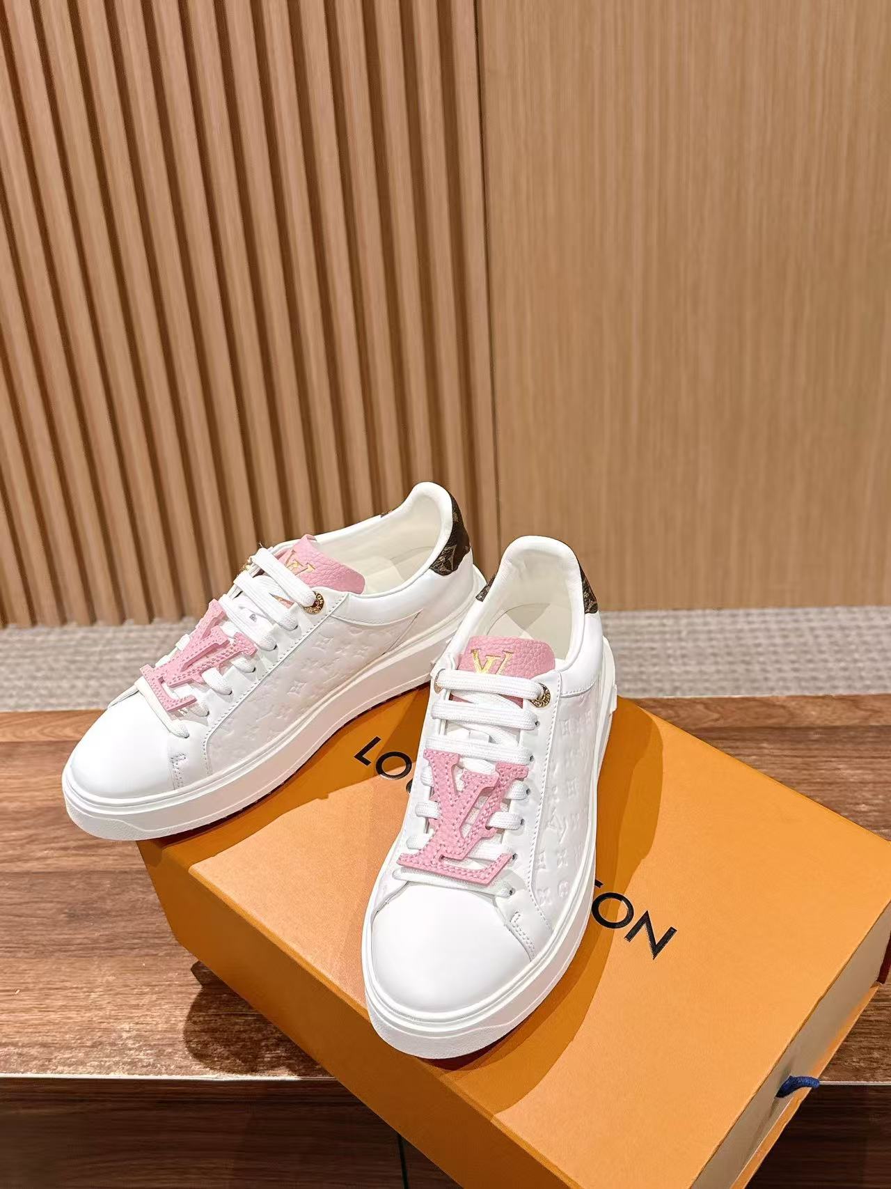 LVの高品質プリントプラットフォームカジュアルシューズ【50％割引+送料無料】