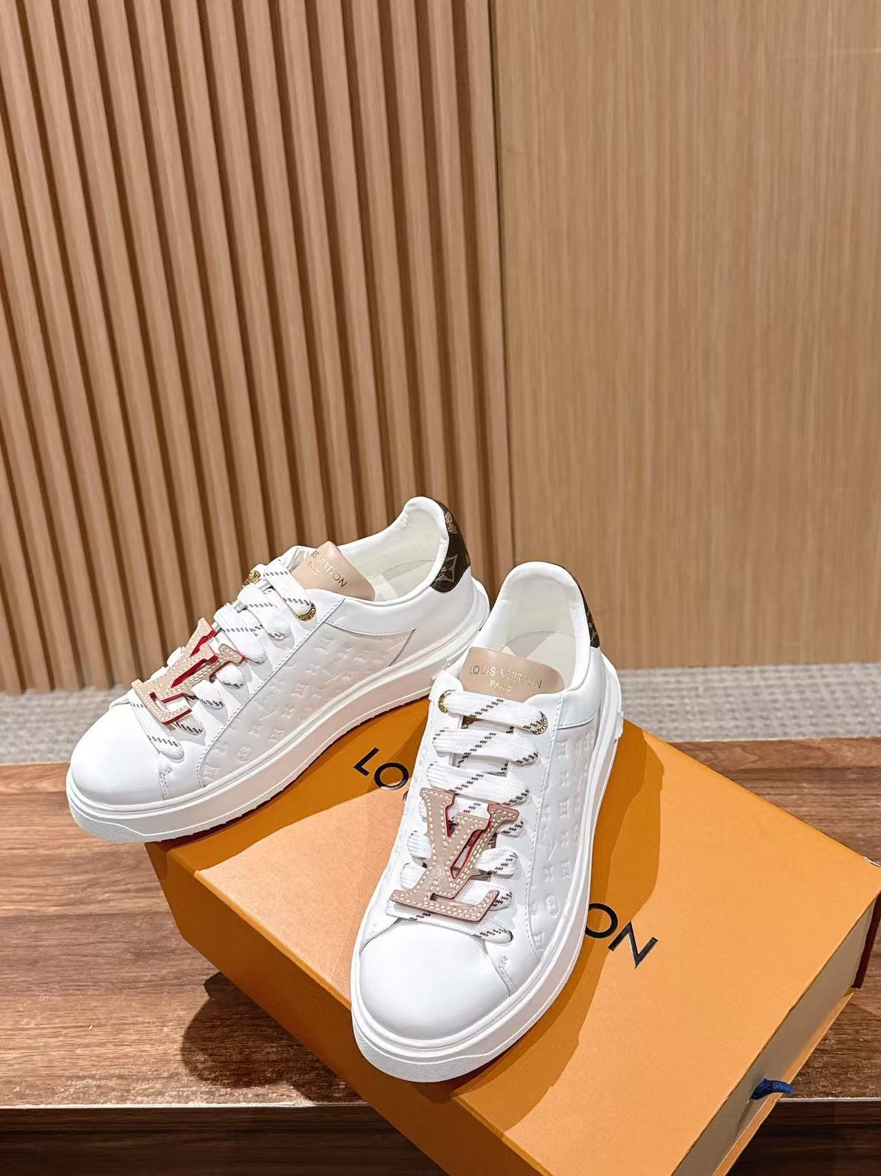 LVの高品質プリントプラットフォームカジュアルシューズ【50％割引+送料無料】