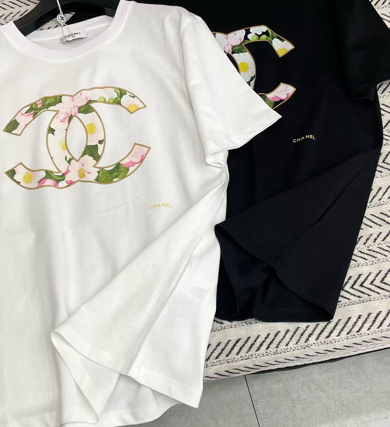 CHANE1 ダブルC フローラルロゴTシャツ【50％割引+送料無料】