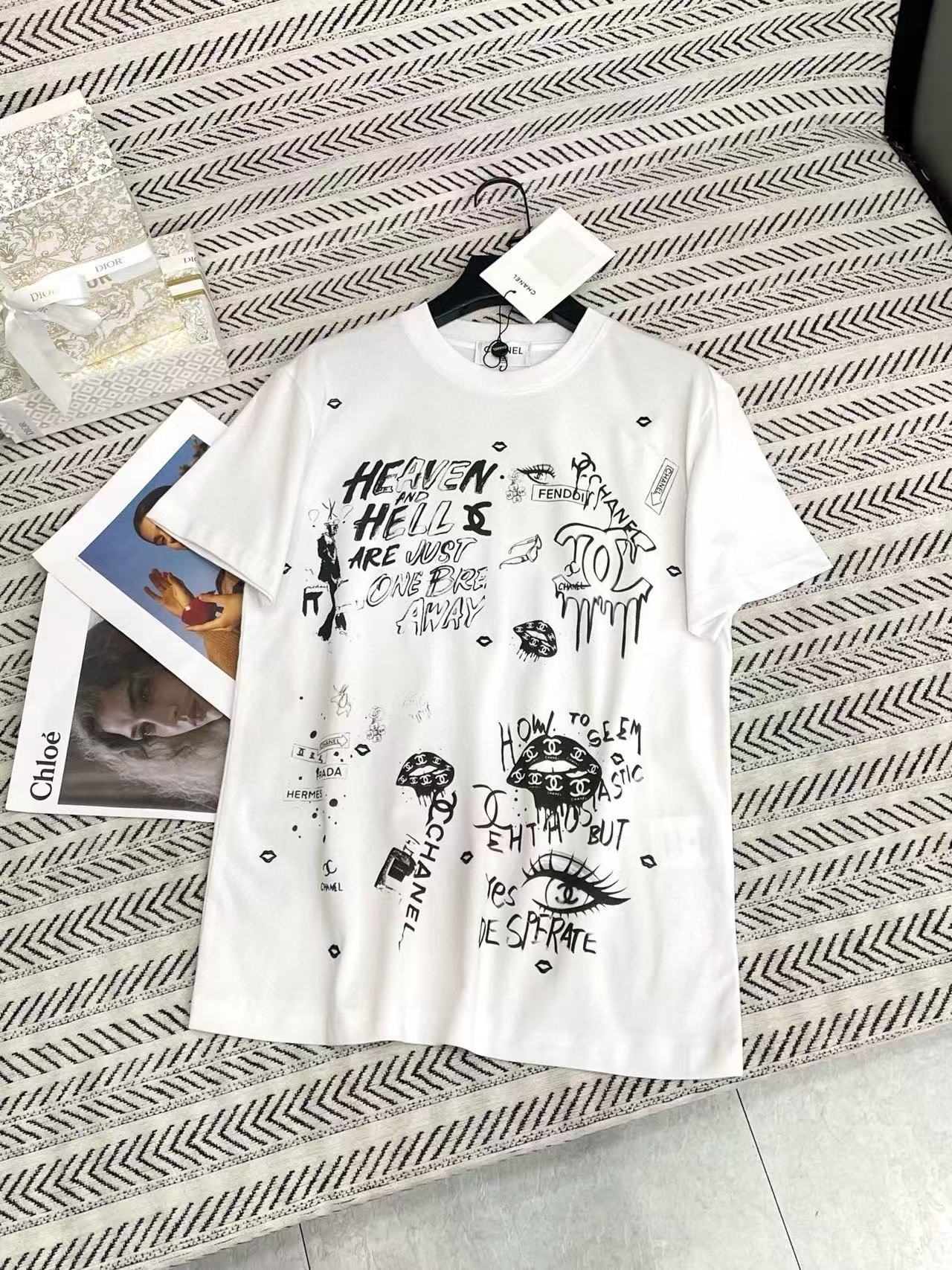 CHANE1 オールオーバープリントロゴレターTシャツ【50％割引+送料無料】