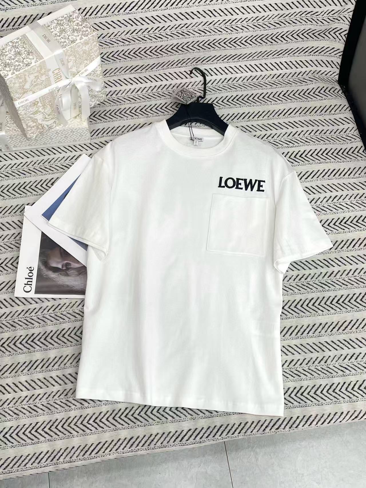 L0WEW 刺繍レターポケットTシャツ【50％割引+送料無料】