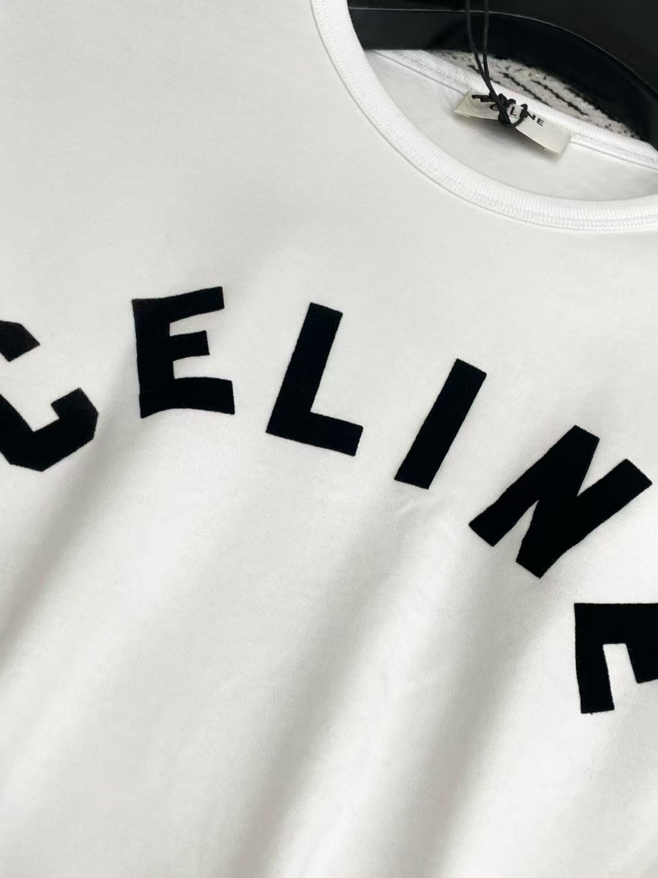 CEL1NE フロックレター 半袖Tシャツ【50％割引+送料無料】