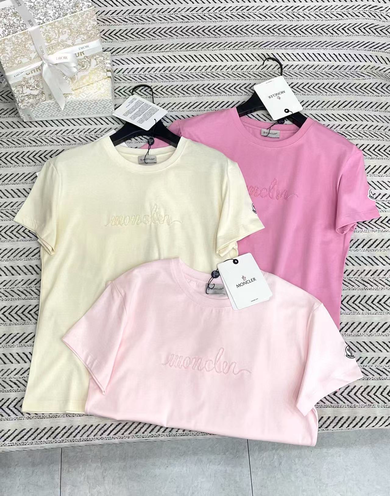 MONCLER ハンドステッチ ビーズ レター Tシャツ【50％割引+送料無料】