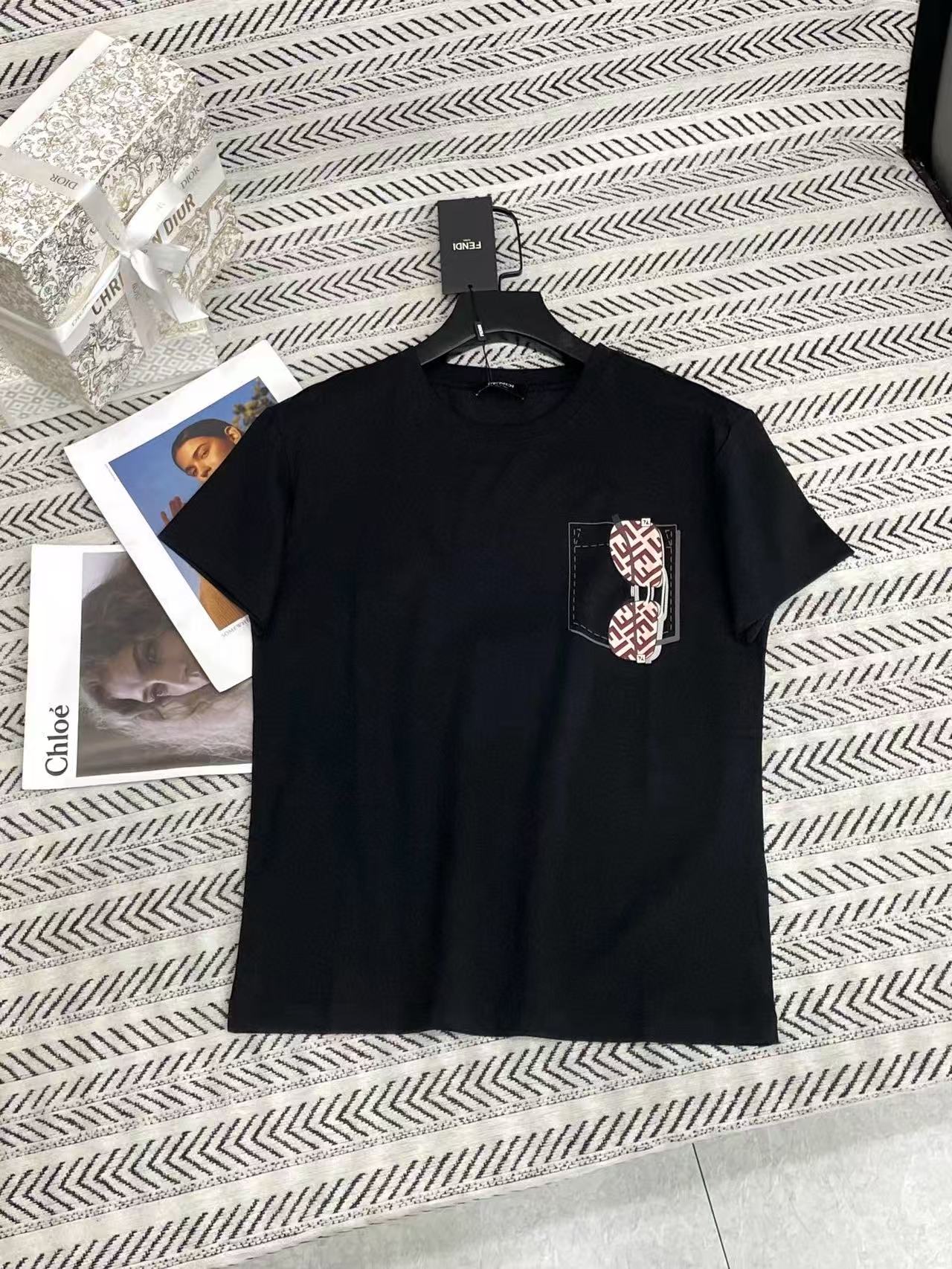 FEND1 ポケットプリント ロゴ Tシャツ【50％割引+送料無料】