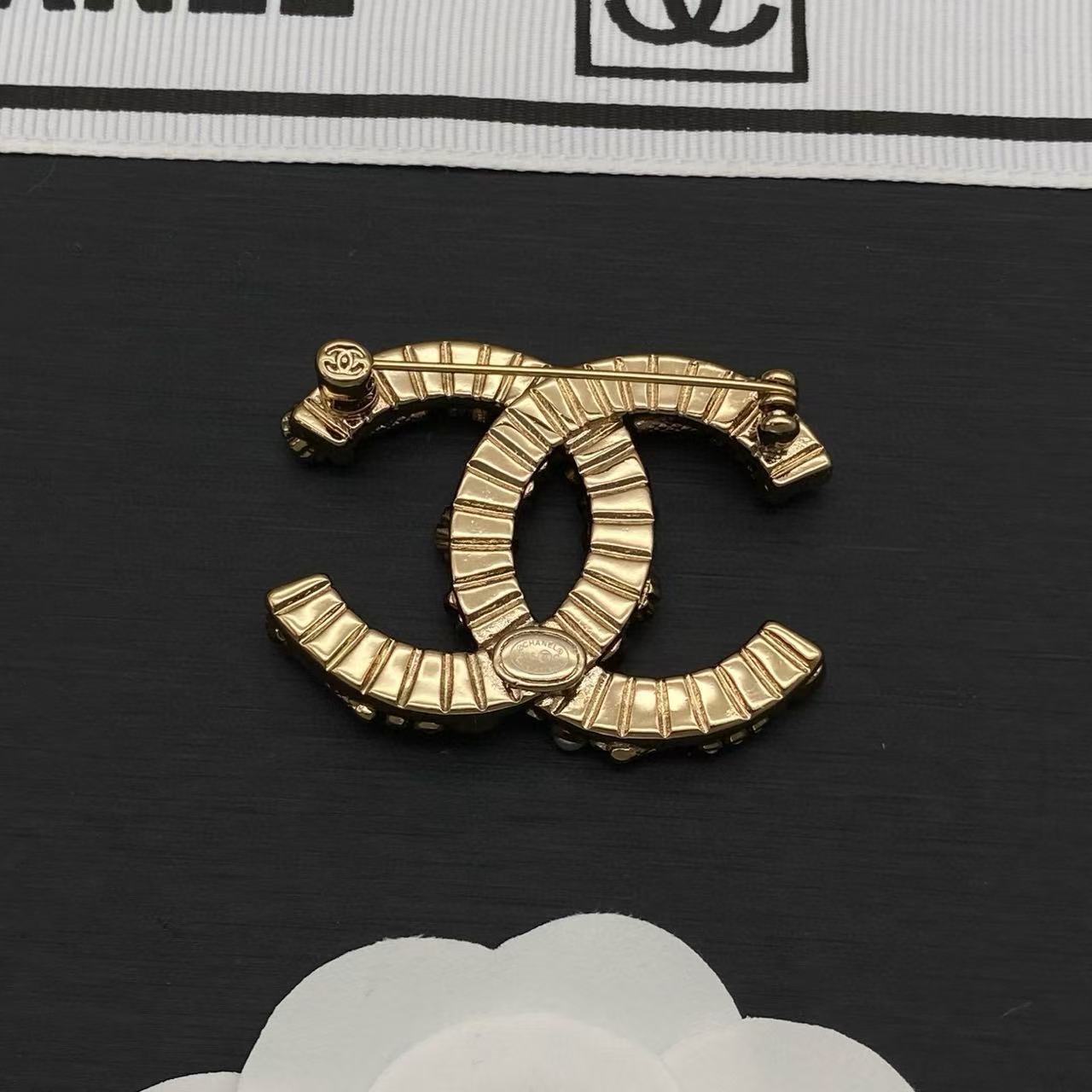 CHANE1 ダブルC フラワーブローチ【50％割引+送料無料】