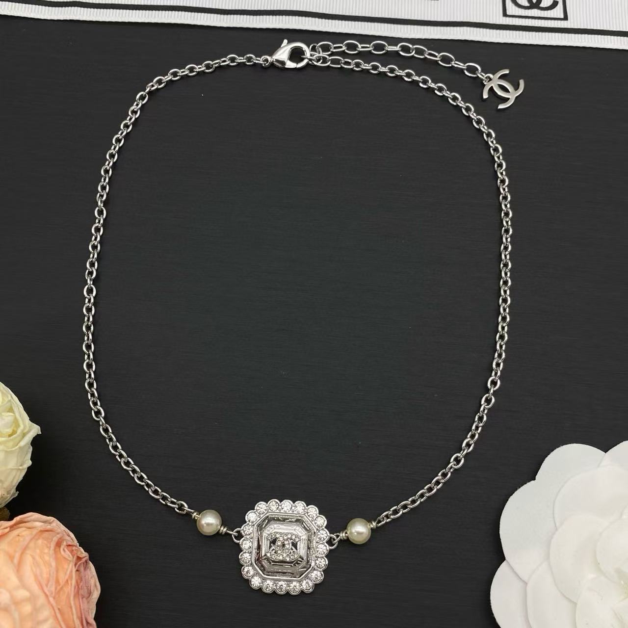 CHANE1 ダブルC ダイヤモンドパールネックレス【50％割引+送料無料】