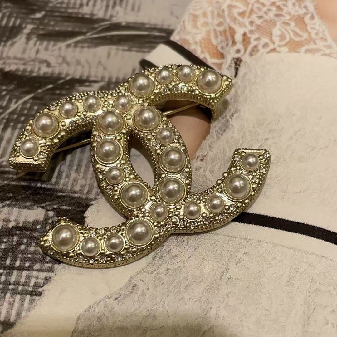 CHANE1 ダブルC パールブローチ【50％割引+送料無料】