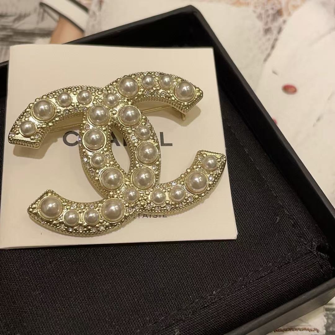 CHANE1 ダブルC パールブローチ【50％割引+送料無料】