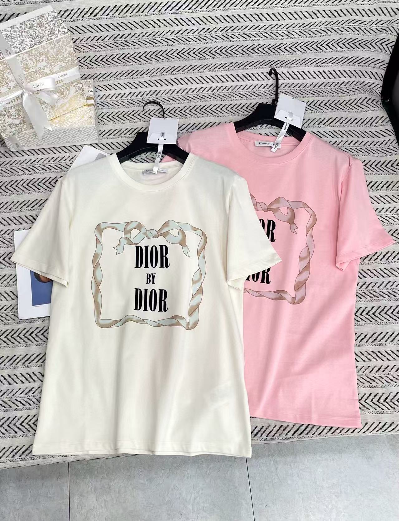DIOR フロック レター ボウ Tシャツ【50％割引+送料無料】