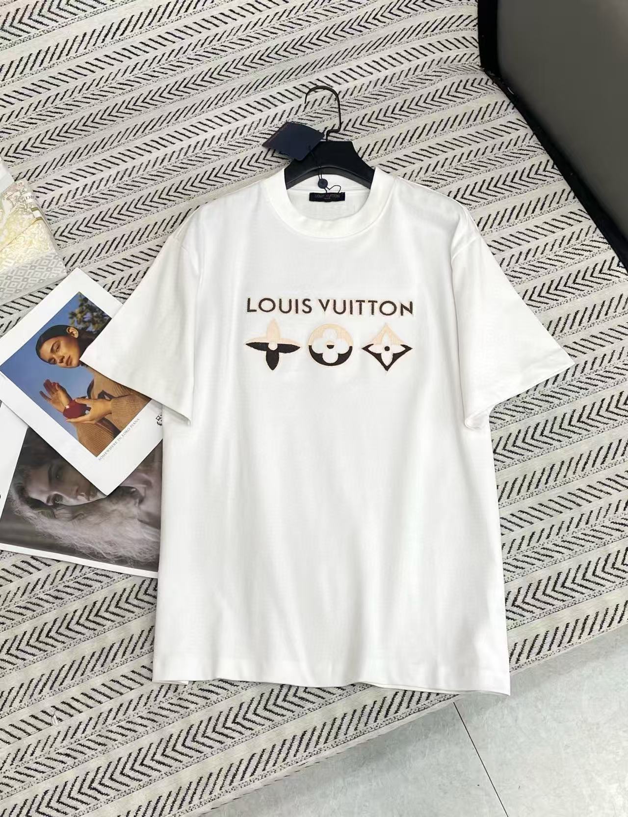 LVグラデーション刺繍四つ葉のクローバーレターTシャツ【50％割引+送料無料】