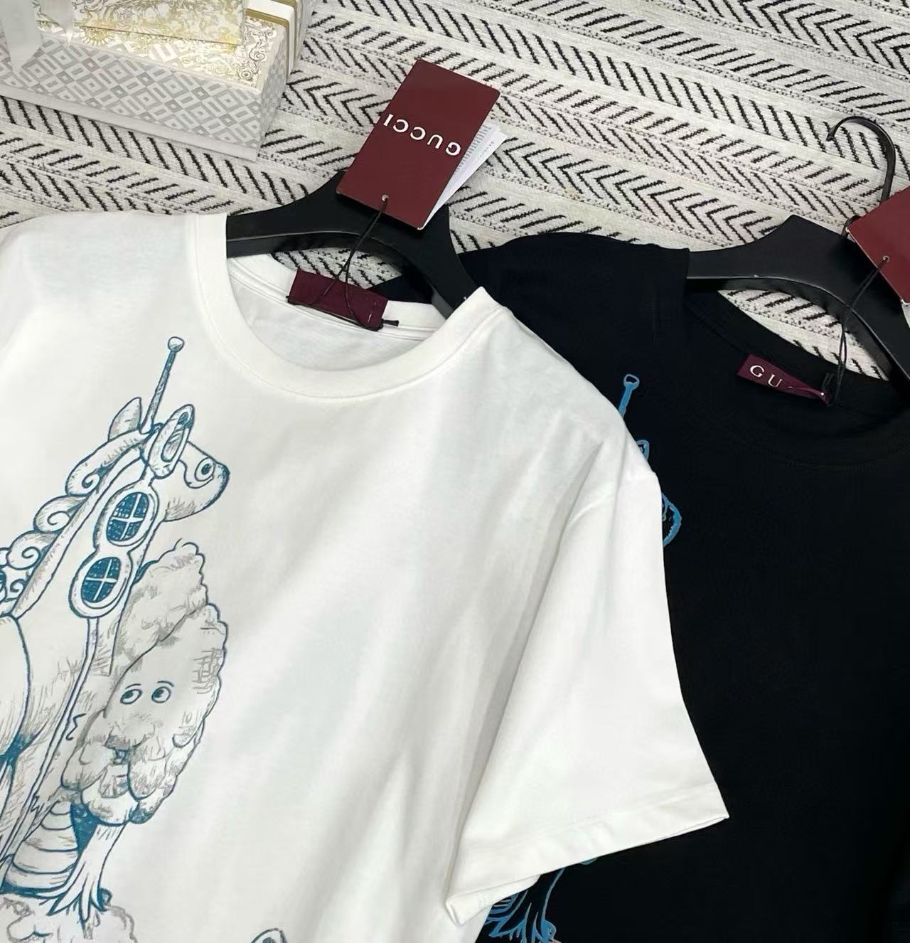 GUCC1 グラフィティ ポニー＆キャット Tシャツ【50％割引+送料無料】