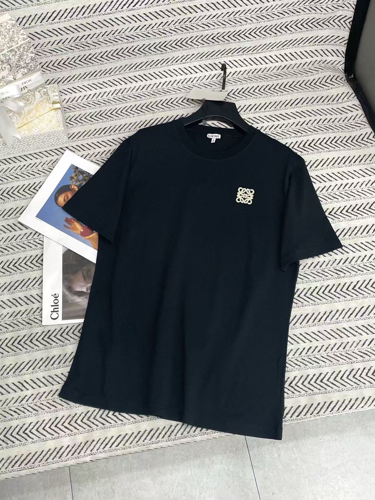 L0WEW 3Dゴールドスレッド刺繍ロゴTシャツ【50％割引+送料無料】