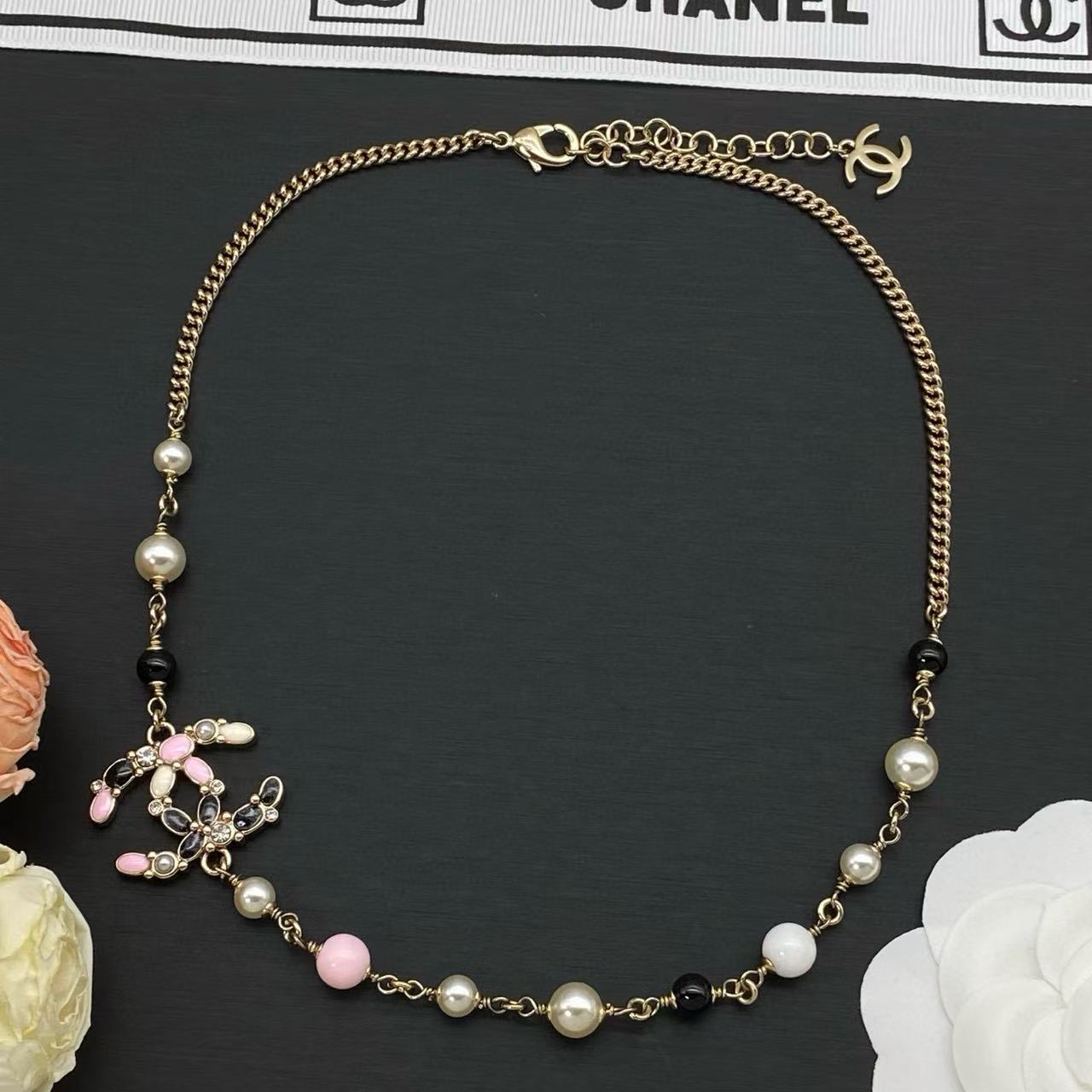 CHANE1 ダブルC カラーブロック パールネックレス【50％割引+送料無料】