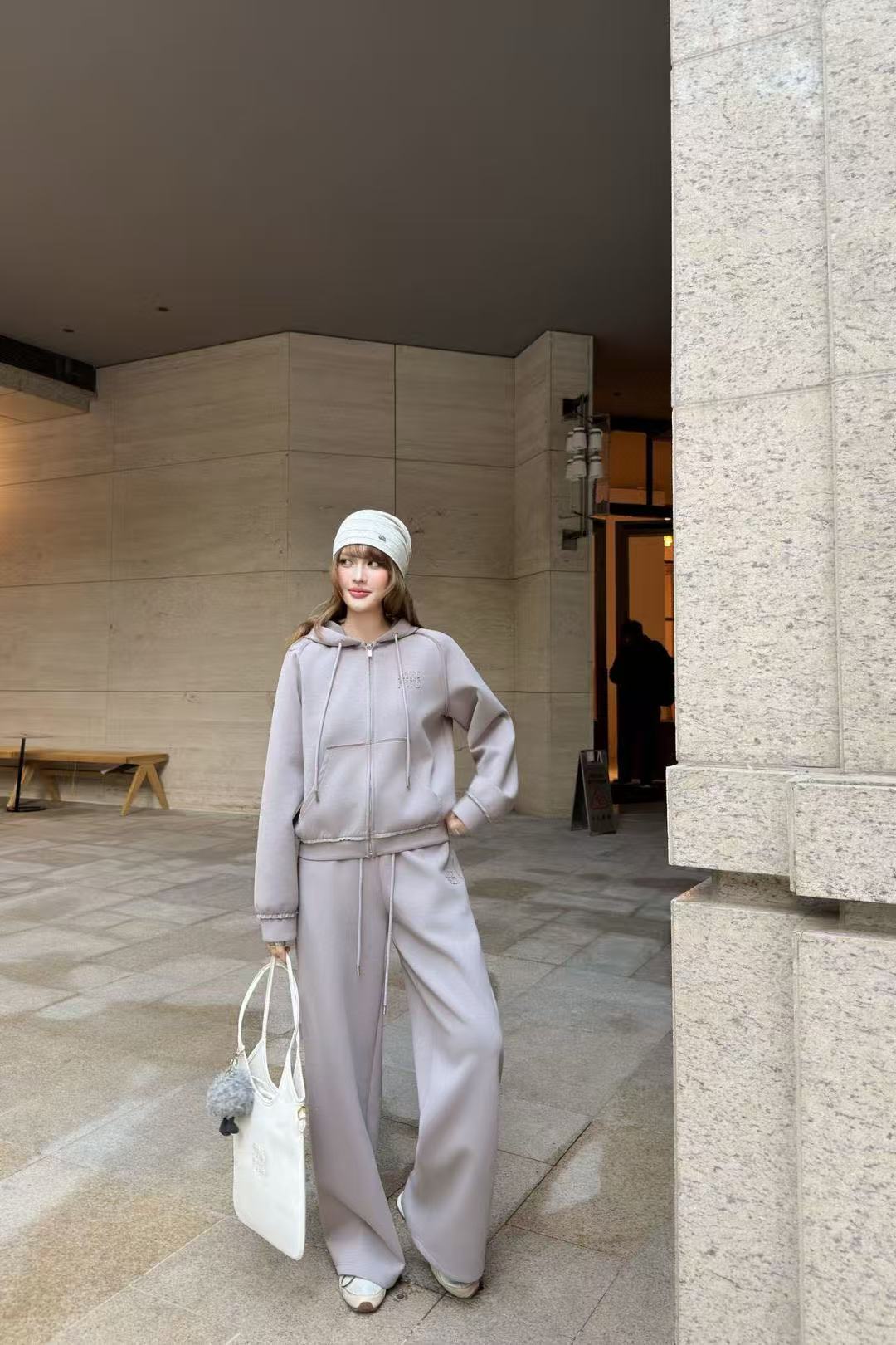 M1UM1U フード付きジップアップジャケット+パンツ ツーピースセット【50％割引+送料無料】