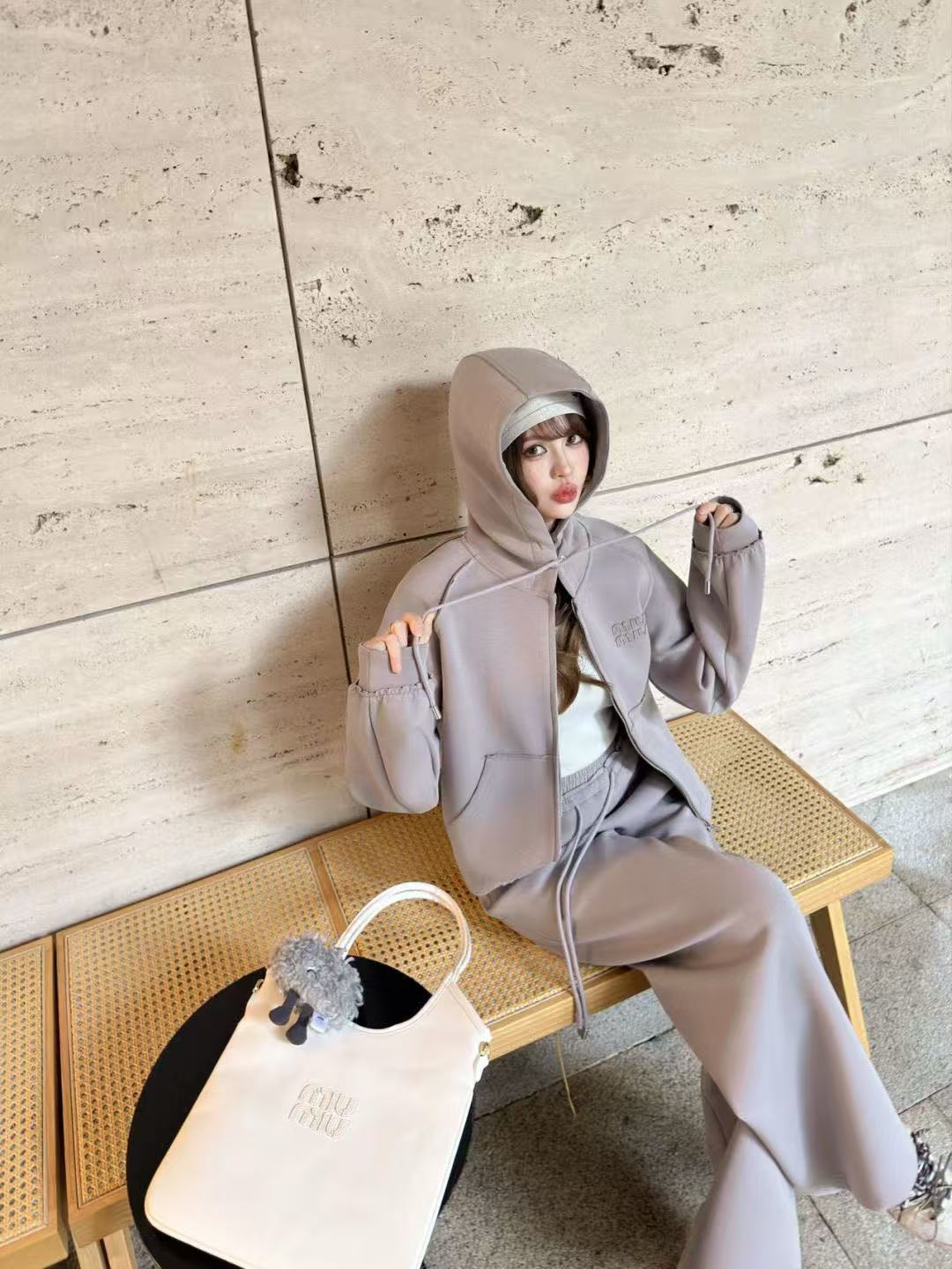 M1UM1U フード付きジップアップジャケット+パンツ ツーピースセット【50％割引+送料無料】