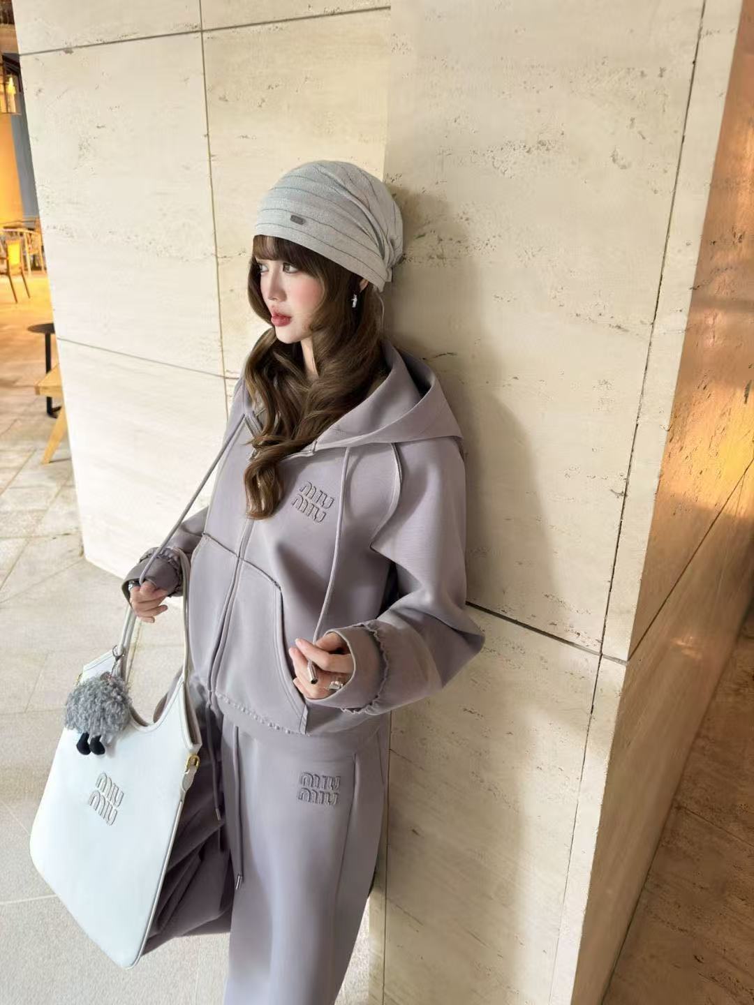 M1UM1U フード付きジップアップジャケット+パンツ ツーピースセット【50％割引+送料無料】