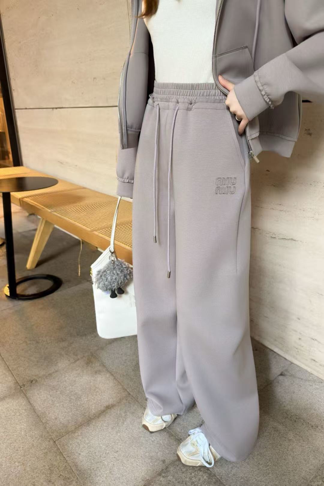 M1UM1U フード付きジップアップジャケット+パンツ ツーピースセット【50％割引+送料無料】