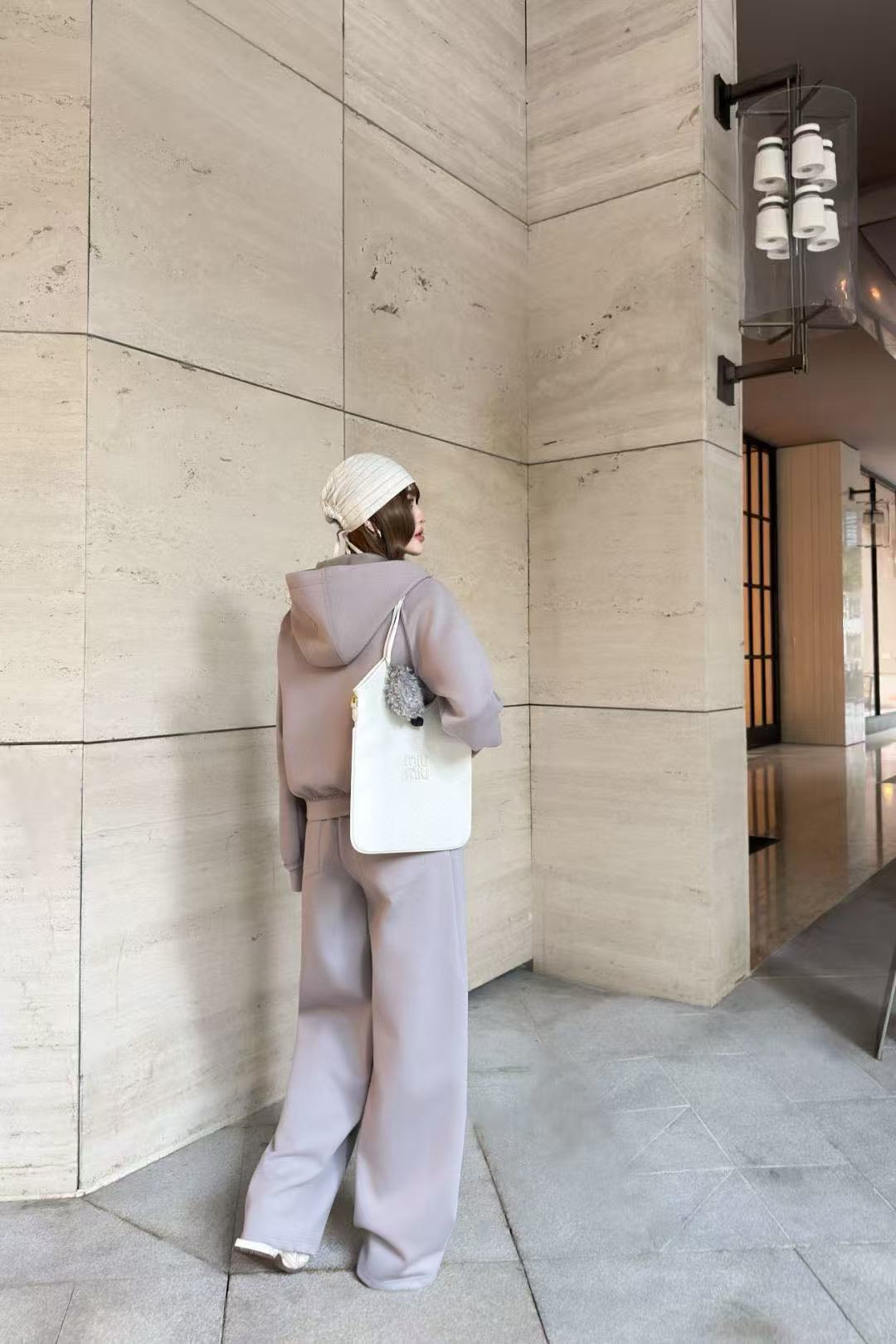 M1UM1U フード付きジップアップジャケット+パンツ ツーピースセット【50％割引+送料無料】