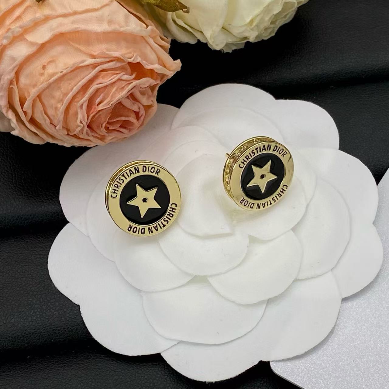 DIOR ファイブポインテッドスターレターラウンドイヤリング【50％割引+送料無料】
