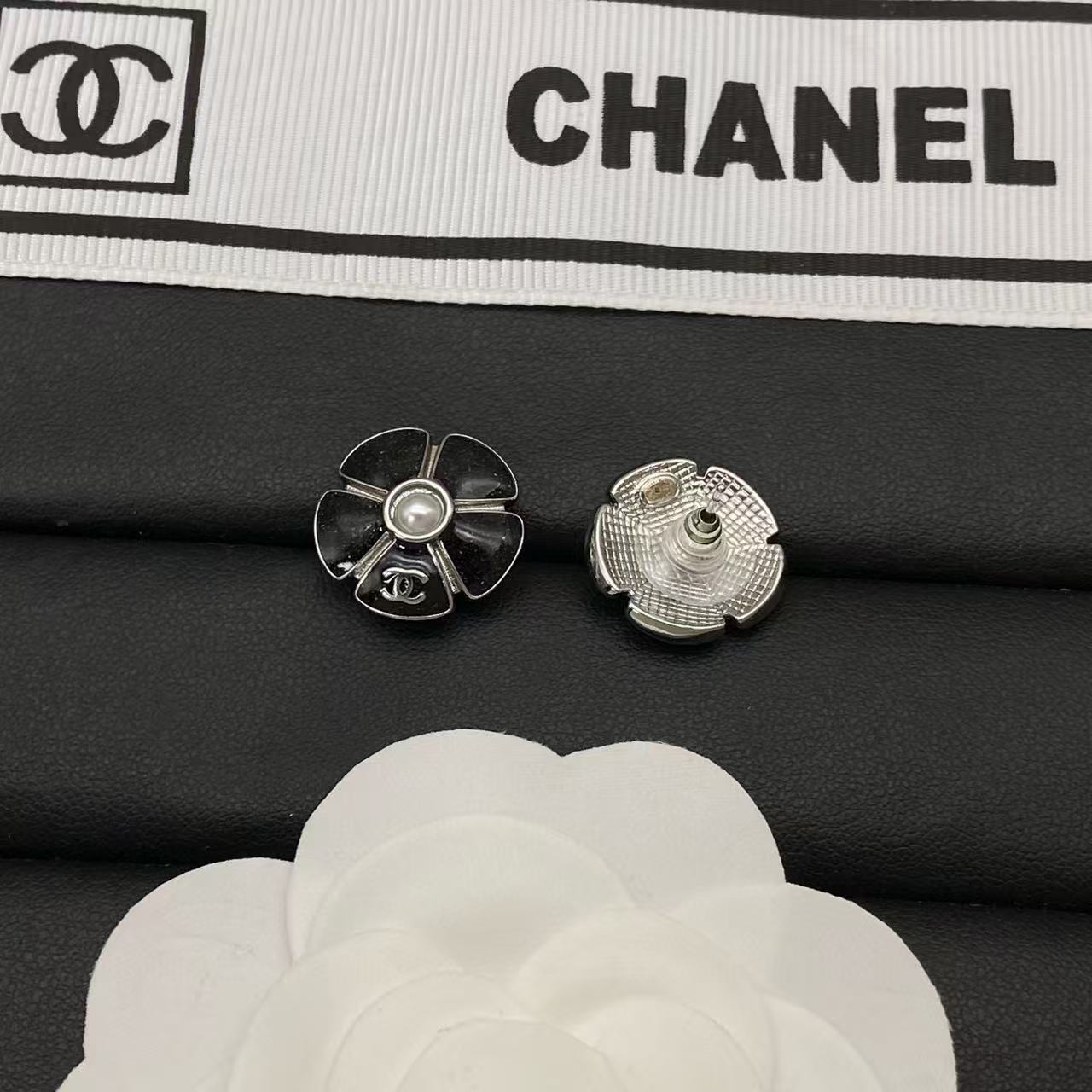 CHANE1 フラワー ダブルC パール スタッドピアス【50％割引+送料無料】