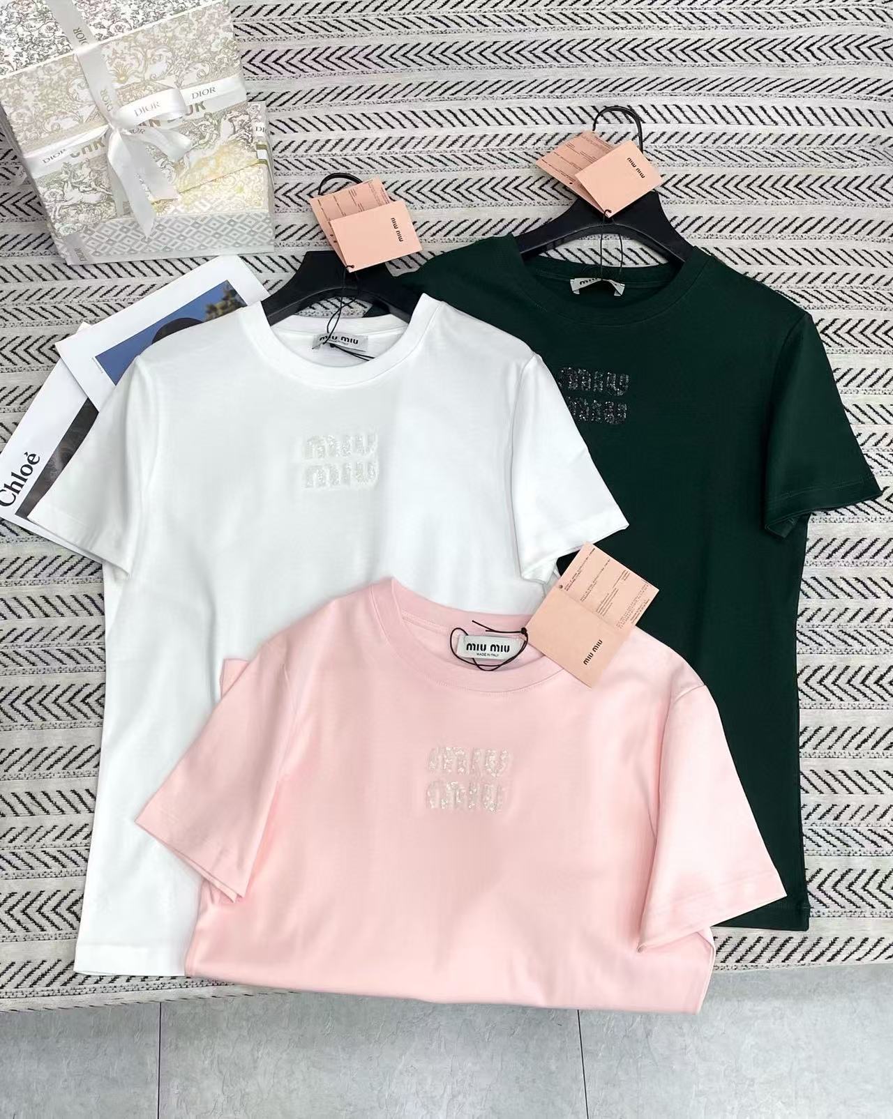 M1UM1U シンプルビーズレターTシャツ【50％割引+送料無料】