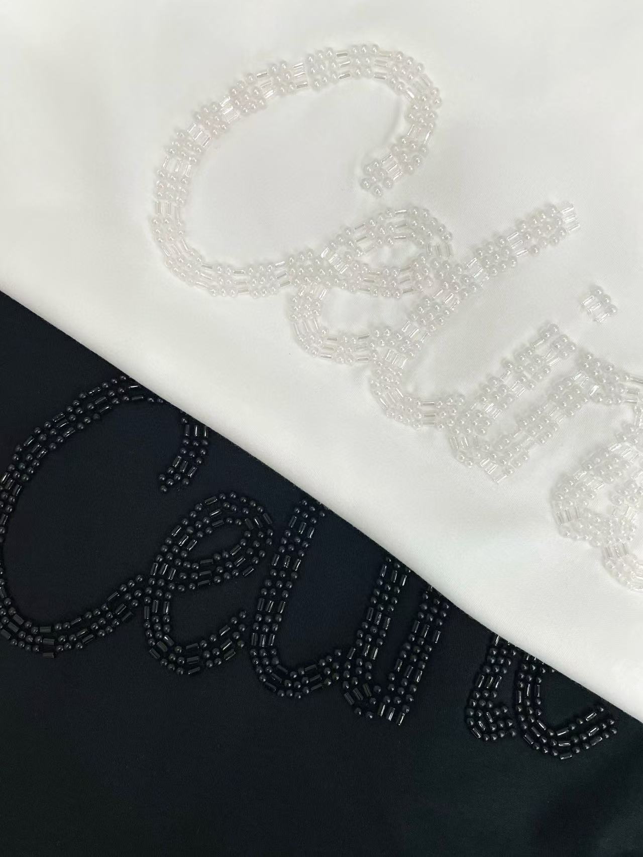 CEL1NE ハンドビーズレターTシャツ【50％割引+送料無料】