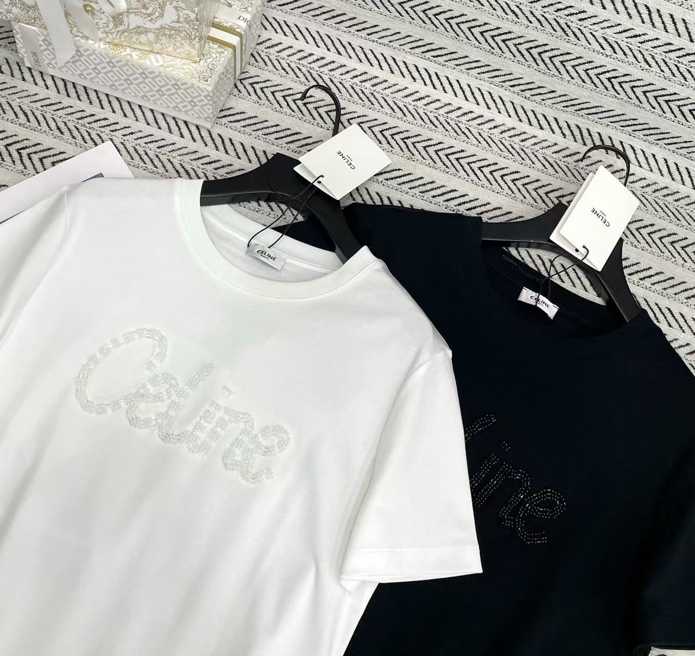 CEL1NE ハンドビーズレターTシャツ【50％割引+送料無料】