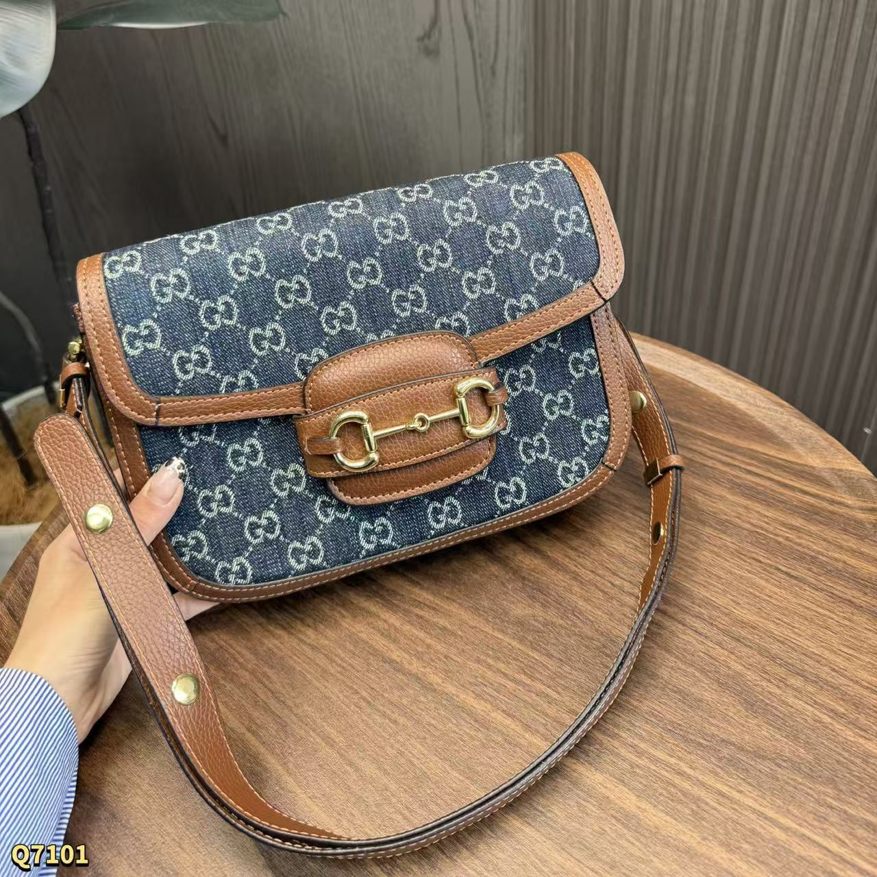 GUCC1 ジャカード ショルダー/クロスボディバッグ【50％割引+送料無料】