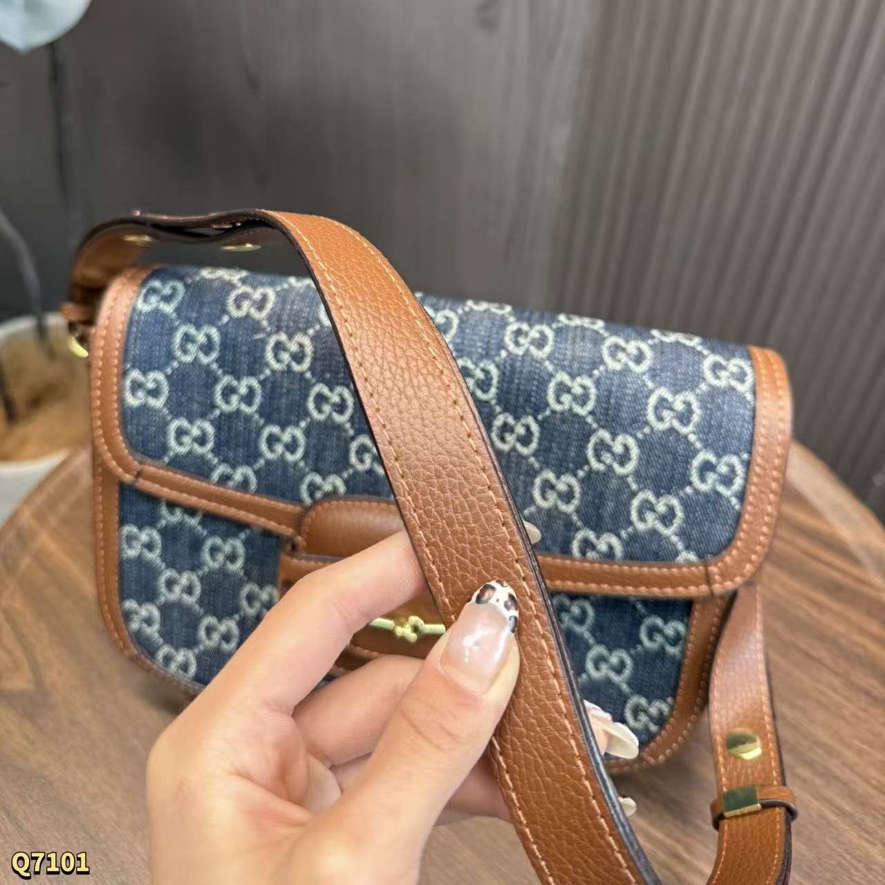 GUCC1 ジャカード ショルダー/クロスボディバッグ【50％割引+送料無料】